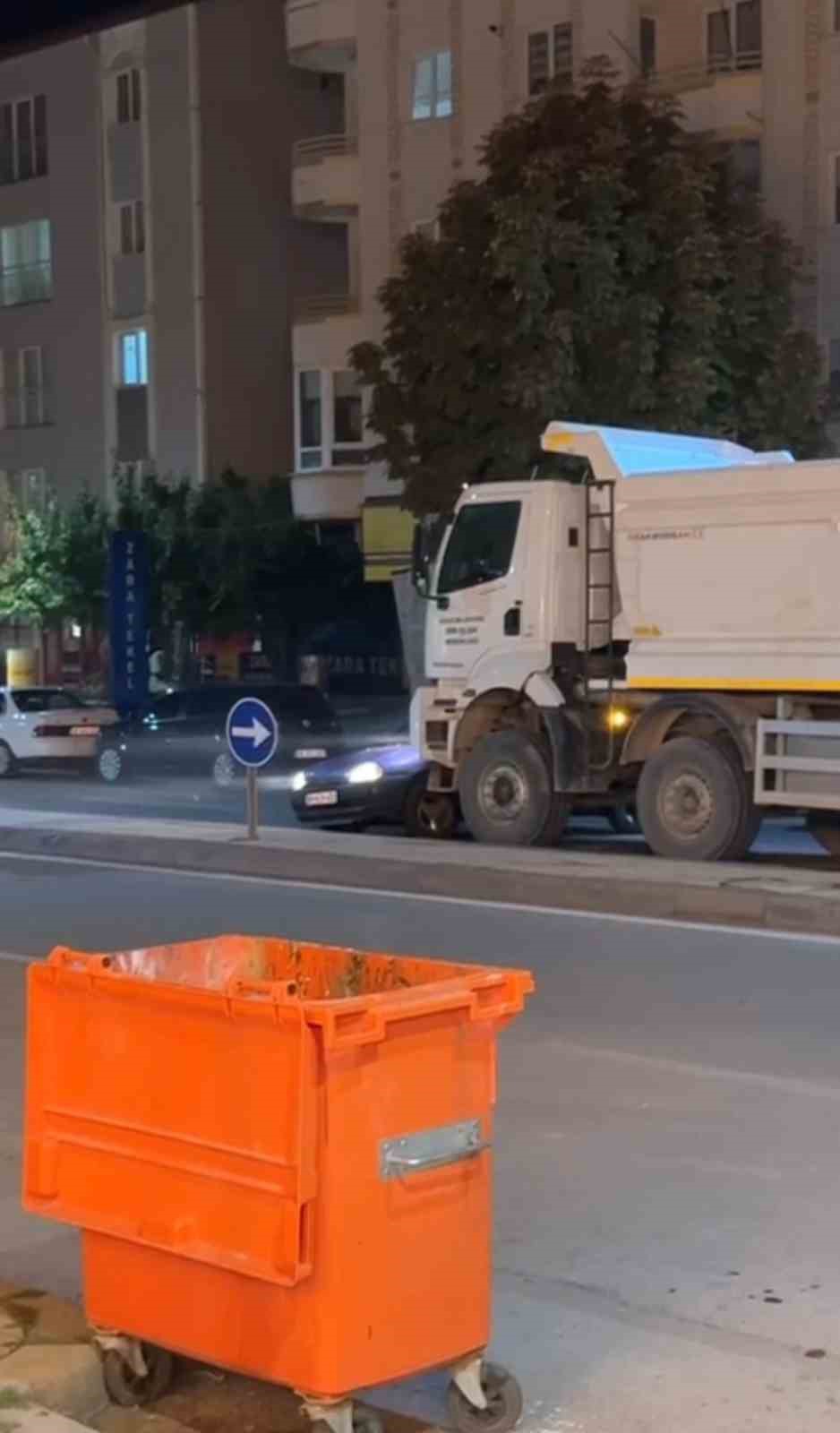 20251011Aw556566 2