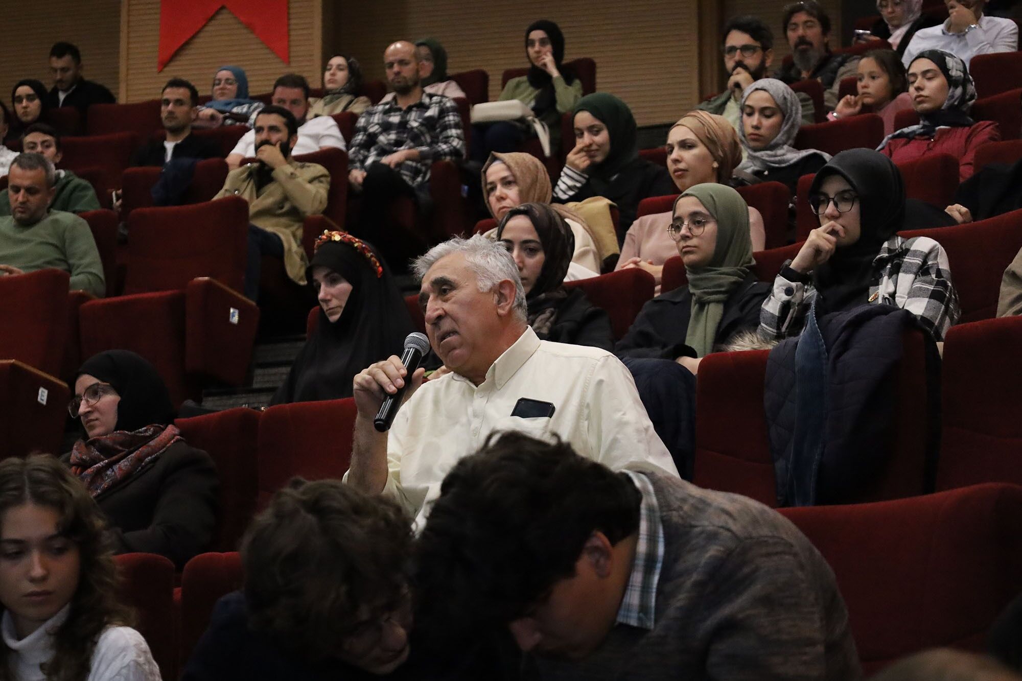 Sakarya’da anlamlı panel: Bilge Kral Aliya İzzetbegoviç 22. yılında anıldı-1
