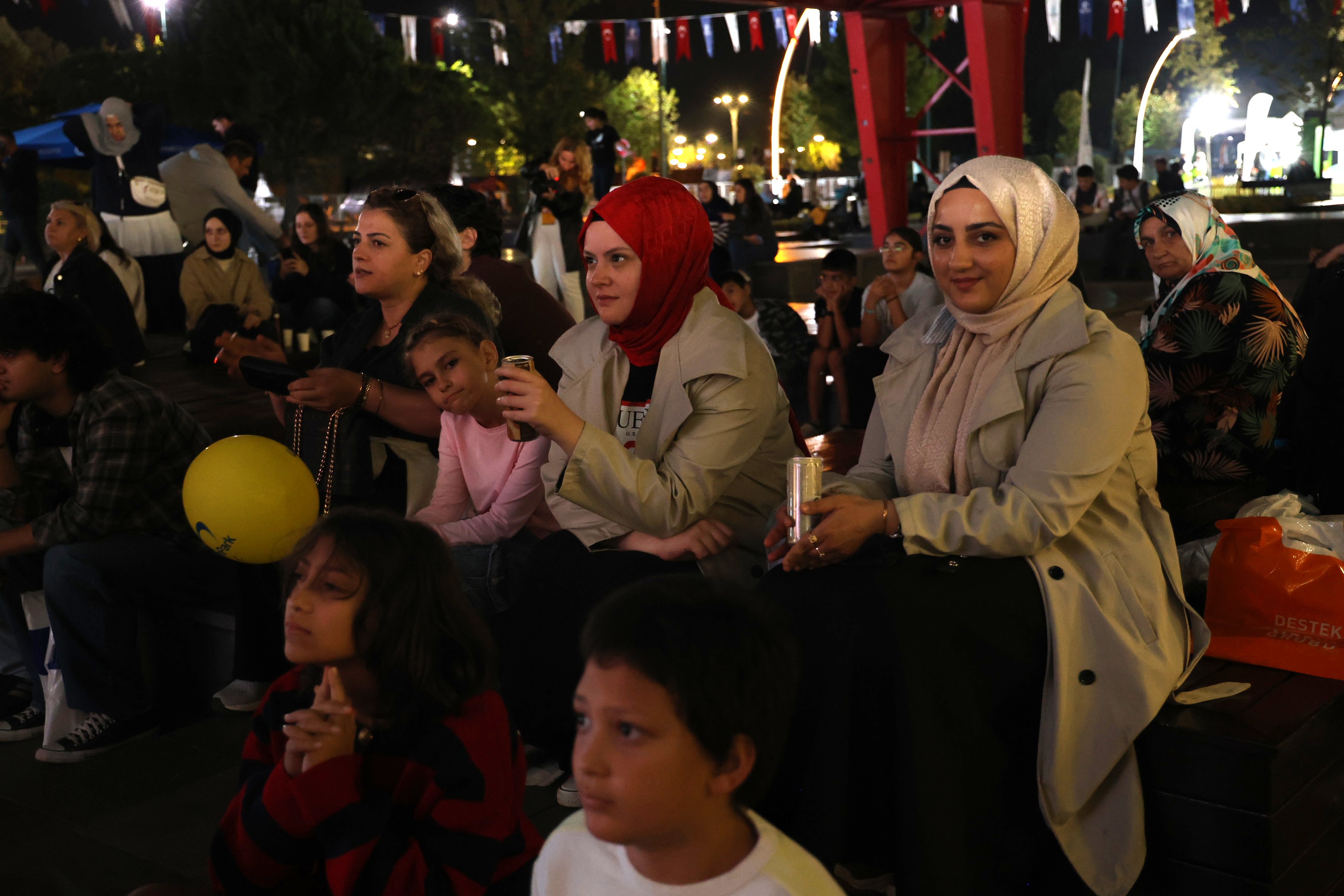 Açık Havada Ölü Ozanlar Derneği Ilgiyle Izlendi (9)