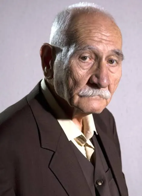 Arif Erkin Guzelbeyoglu 90 Yasinda Hayatini Kaybetti.jpg