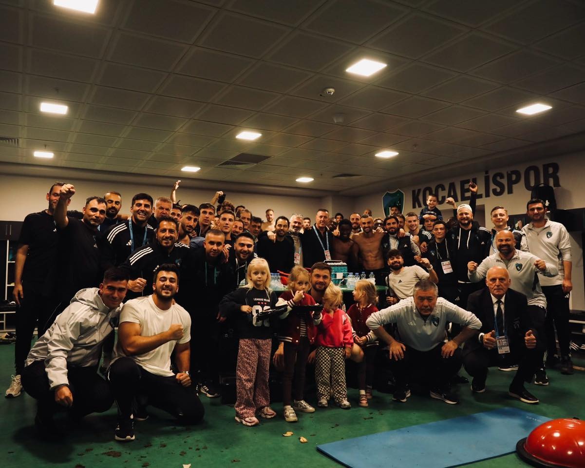 Başkan Büyükakın, Kocaelispor'u Tebrik Etti (1)