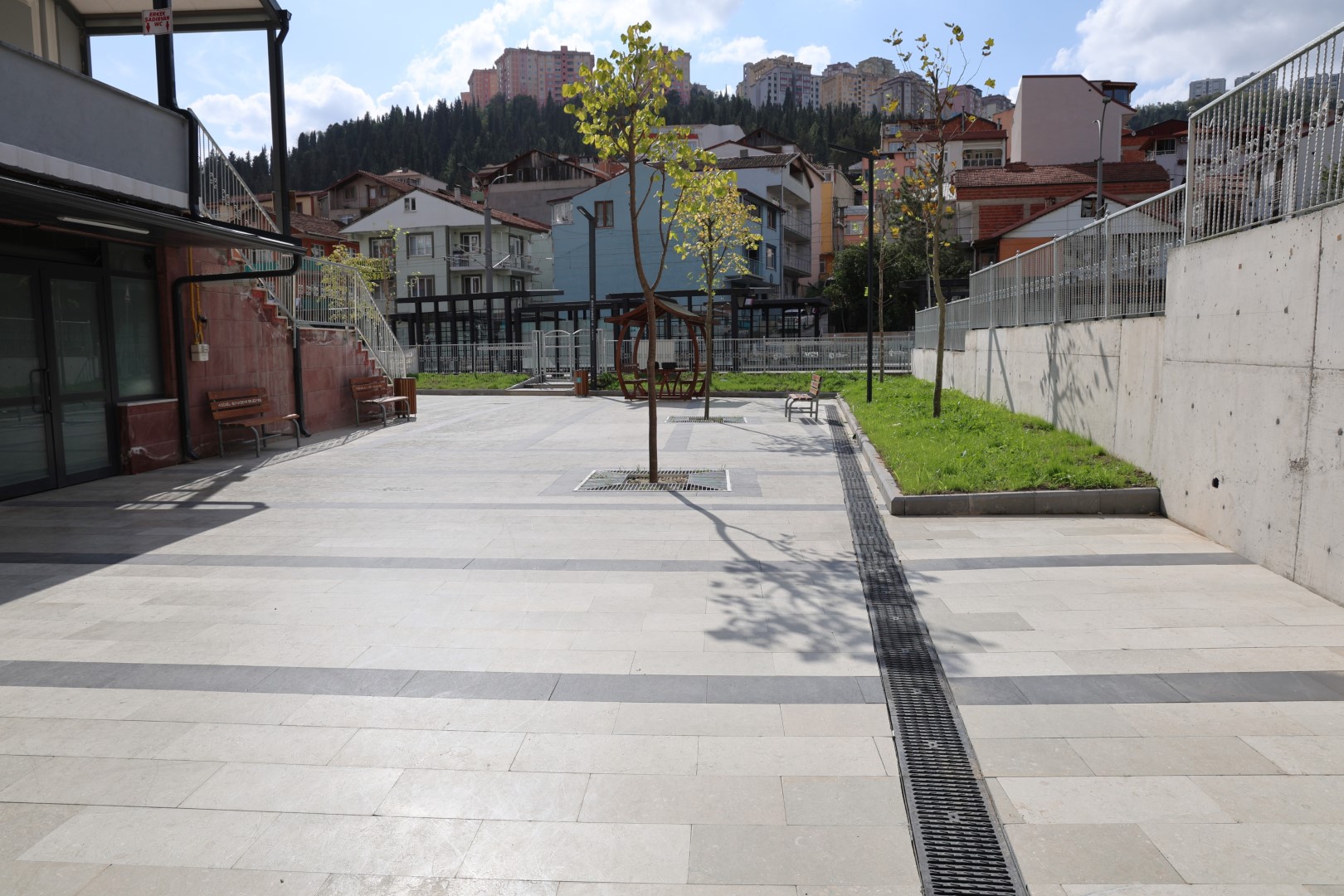 Büyükşehir, İzmit Başaran Camii Meydanı'nı Yeniledi (2) (Büyük)