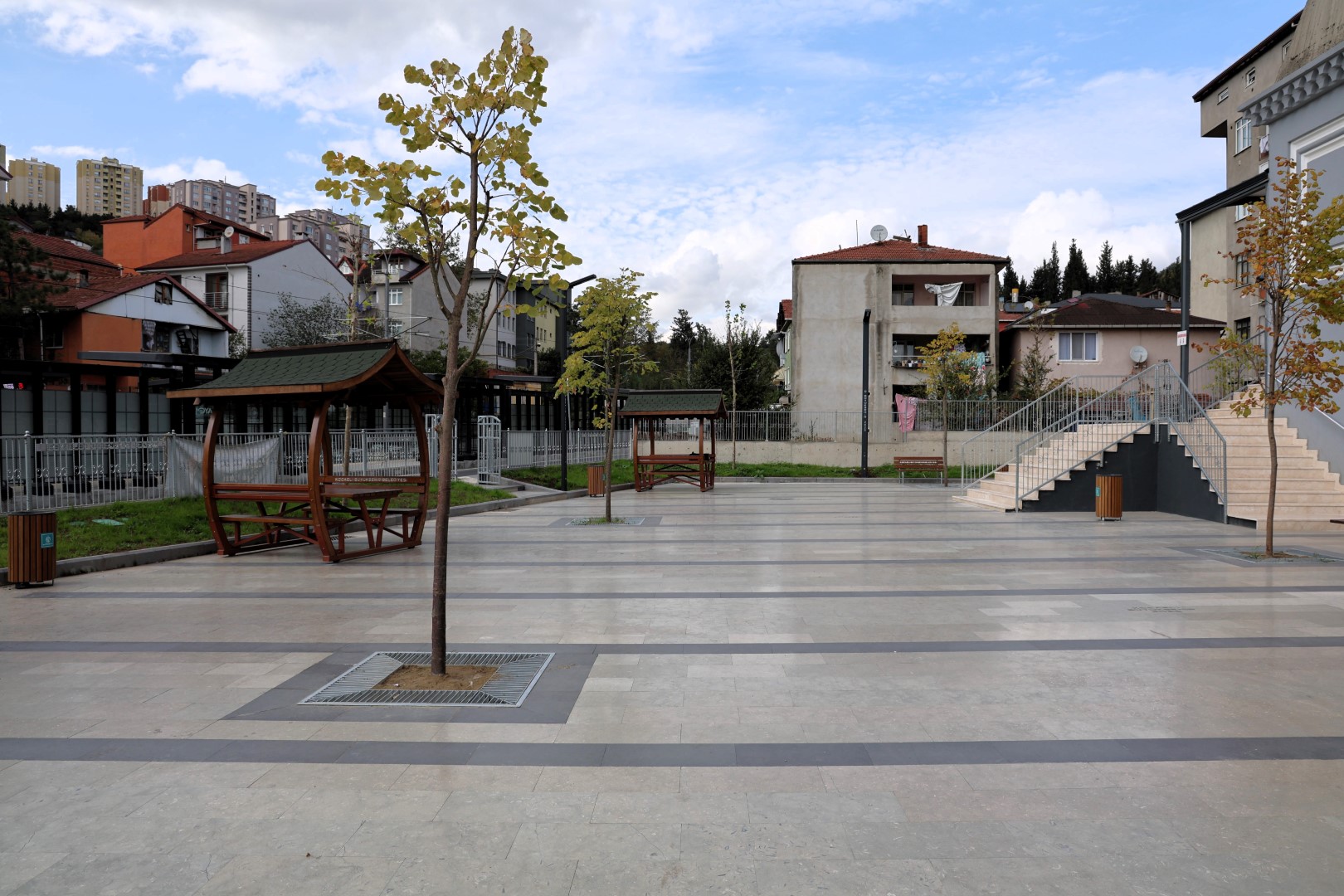 Büyükşehir, İzmit Başaran Camii Meydanı'nı Yeniledi (21) (Büyük)