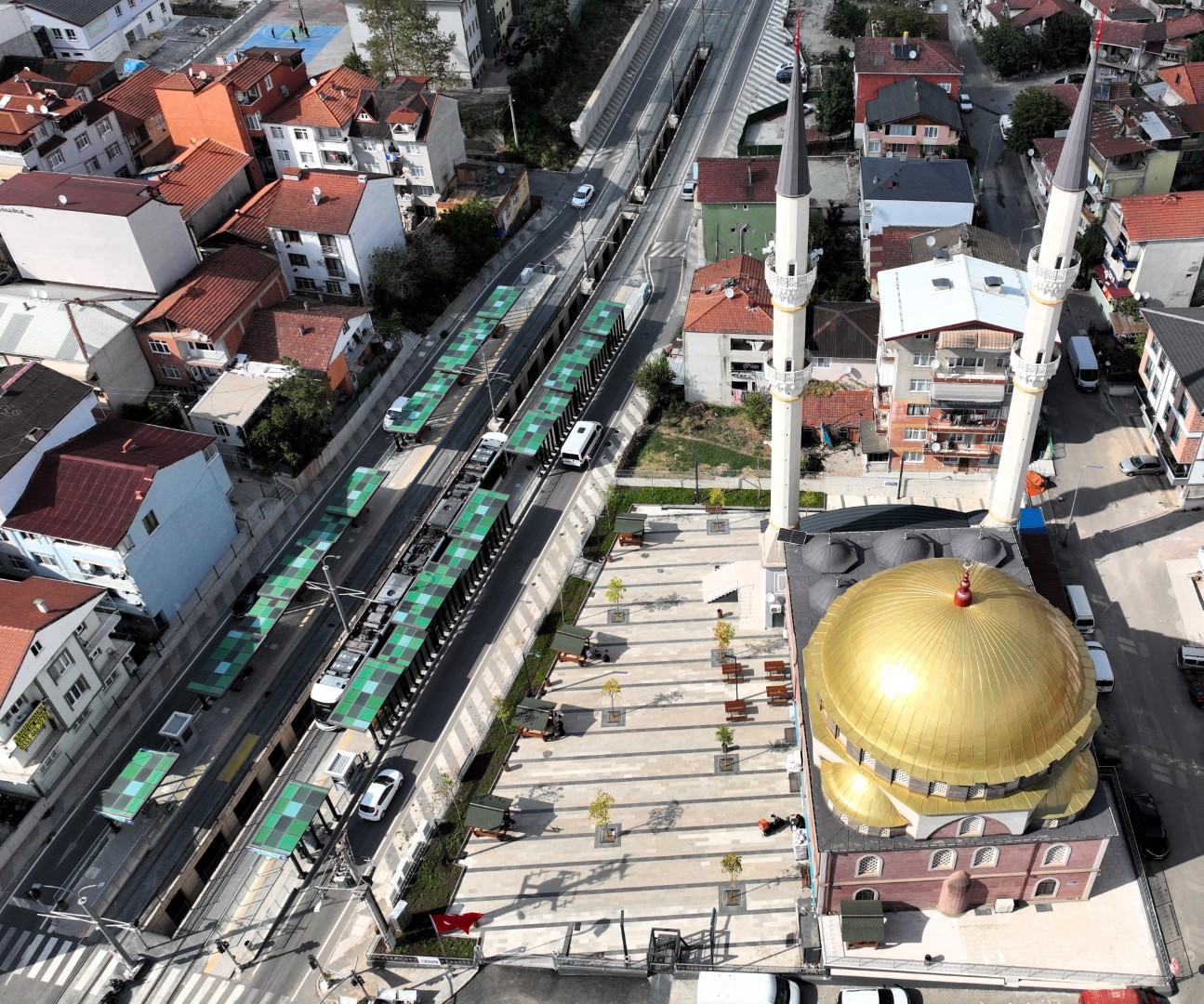 Büyükşehir, İzmit Başaran Camii Meydanı'nı Yeniledi (34) (Büyük)
