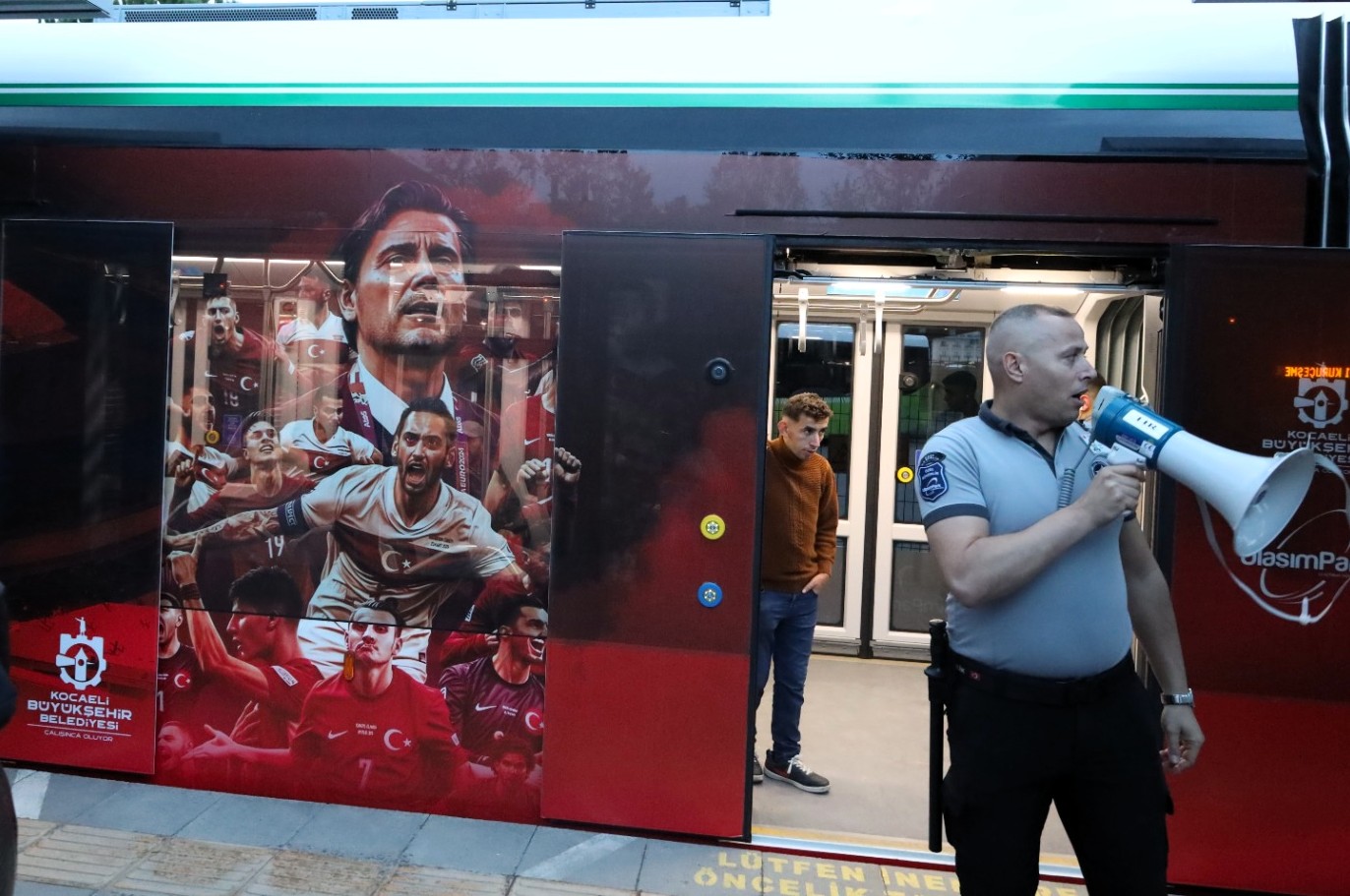 Büyükşehir'den Milli Maça Özel Ücretsiz Ulaşım (1)