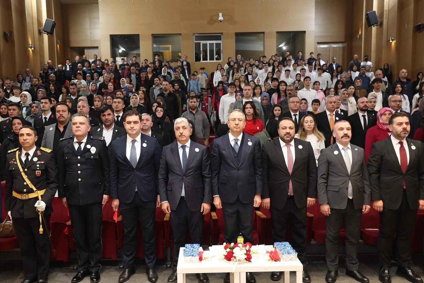 Cumhuriyetin 102. Yılı Dilovası’nda Coşkuyla Kutlandı (3)