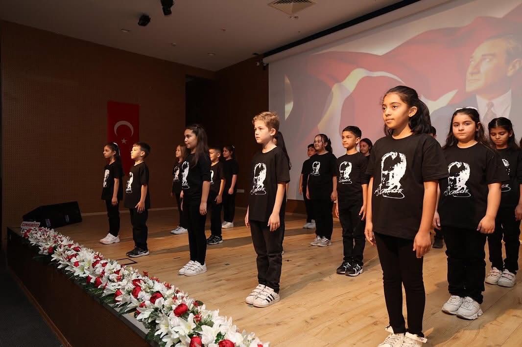 Cumhuriyetin 102. Yılı Dilovası’nda Coşkuyla Kutlandı (7)