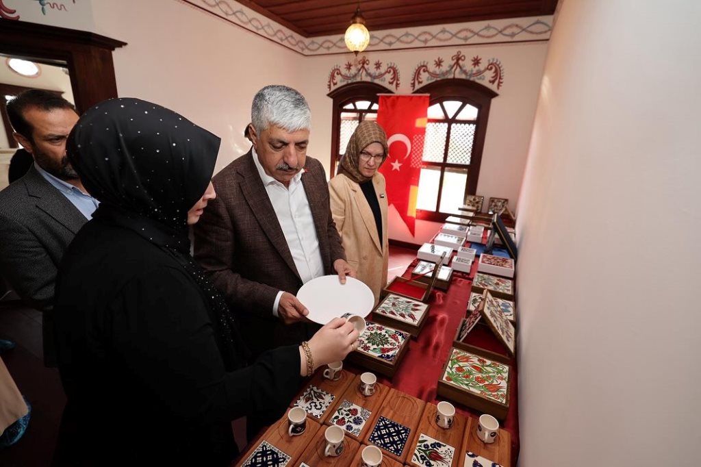 Demirciler Konağı’nda El Emeği Eserler Sergilendi (2)