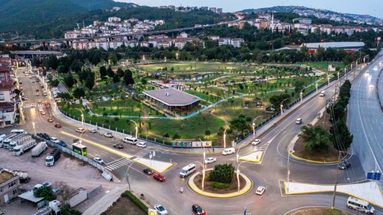 DERİNCE	
11:00-12:00 Saatleri arasında
ÇAGIRGAN, ÇAĞIRGAN, SÜVERLER, TAHTALI	BALKANCILAR MEVKII, ÇAGIRGAN MERKEZ MEVKII, ÇAĞIRGAN MERKEZ MEVKİİ KÜME EVLER, SÜVERLER MERKEZ MEVKII	22.10.2025	09:00	10:00
KÖRFEZ	BELEN, ILIMTEPE, İLİMTEPE	111., 111. SK., 118., 118. SK, 118. SK., 358. SK., BELEN MERKEZ MEVKII, BELEN MERKEZ MEVKİİ, BELEN MERKEZ MEVKİİ KÜME EVLER, İLİM CD.