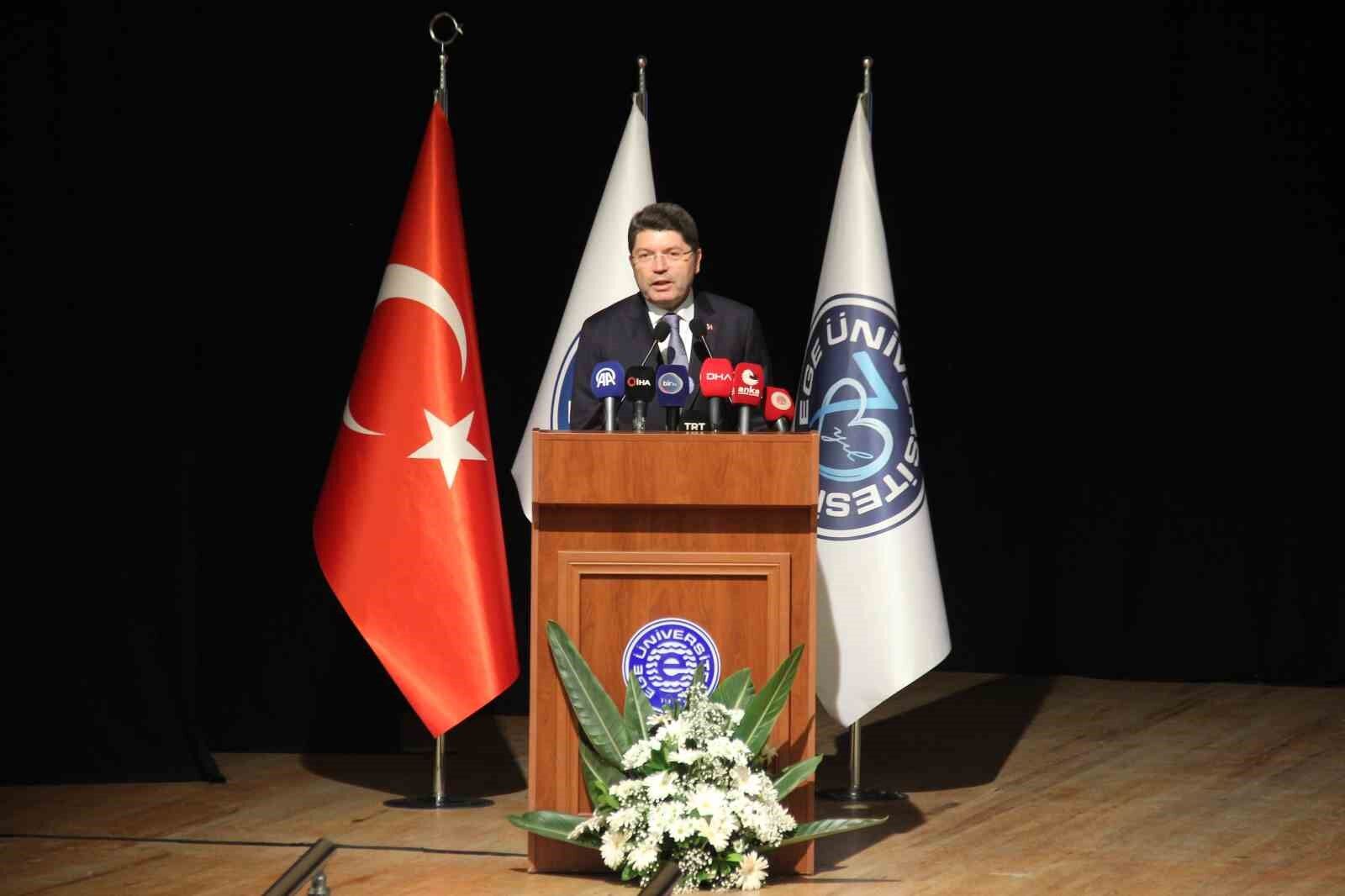 Ege Üniversitesi’nde Akademik Yıl Açıldı Bakan Tunç’tan Yeni Anayasa Ve Terör Mesajı 2