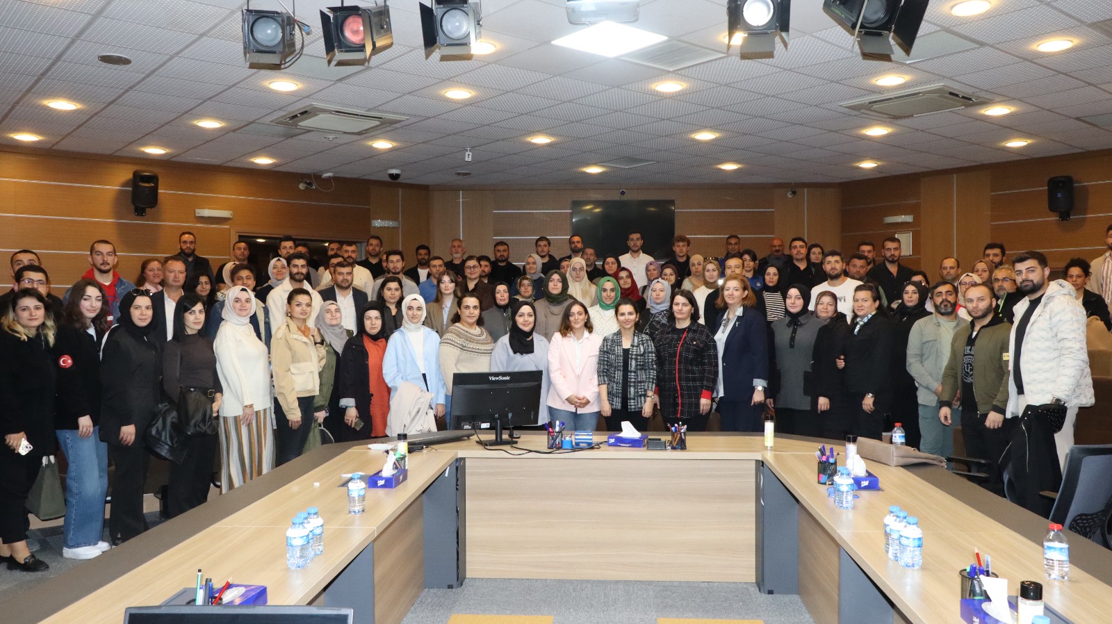 Kocaeli’de belediye personeline etkili hitabet dersi: İletişim gücü artırılıyor-1