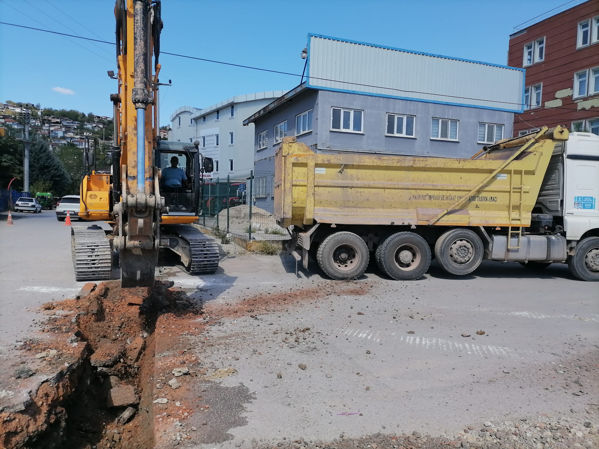 İsu, İzmi̇t’te 6 Mahallede Altyapi Çalişmasi Gerçekleşti̇ri̇yor 15.10.2025 (3)