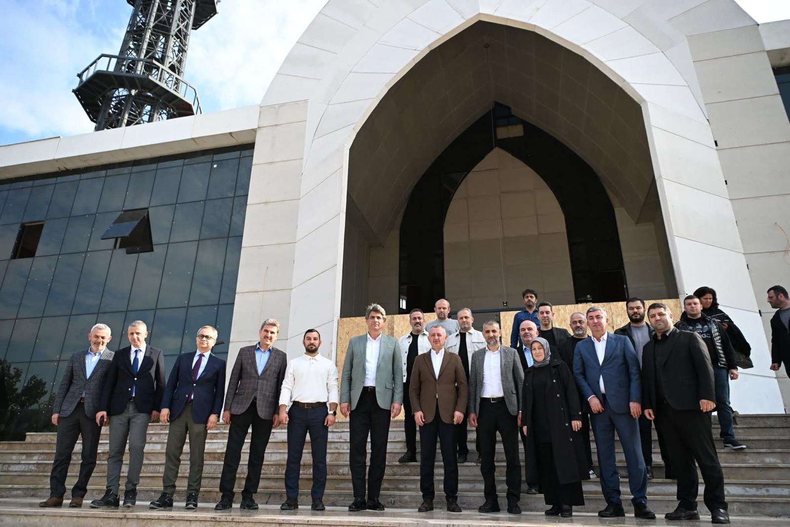 Kartepe Kent Meydanı Camii'nde Sona Gelindi (1)