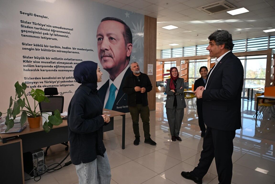 Kartepe’de Gençlerle Sıcak Buluşma Başkan Kocaman Genç Akademi’deydi 6