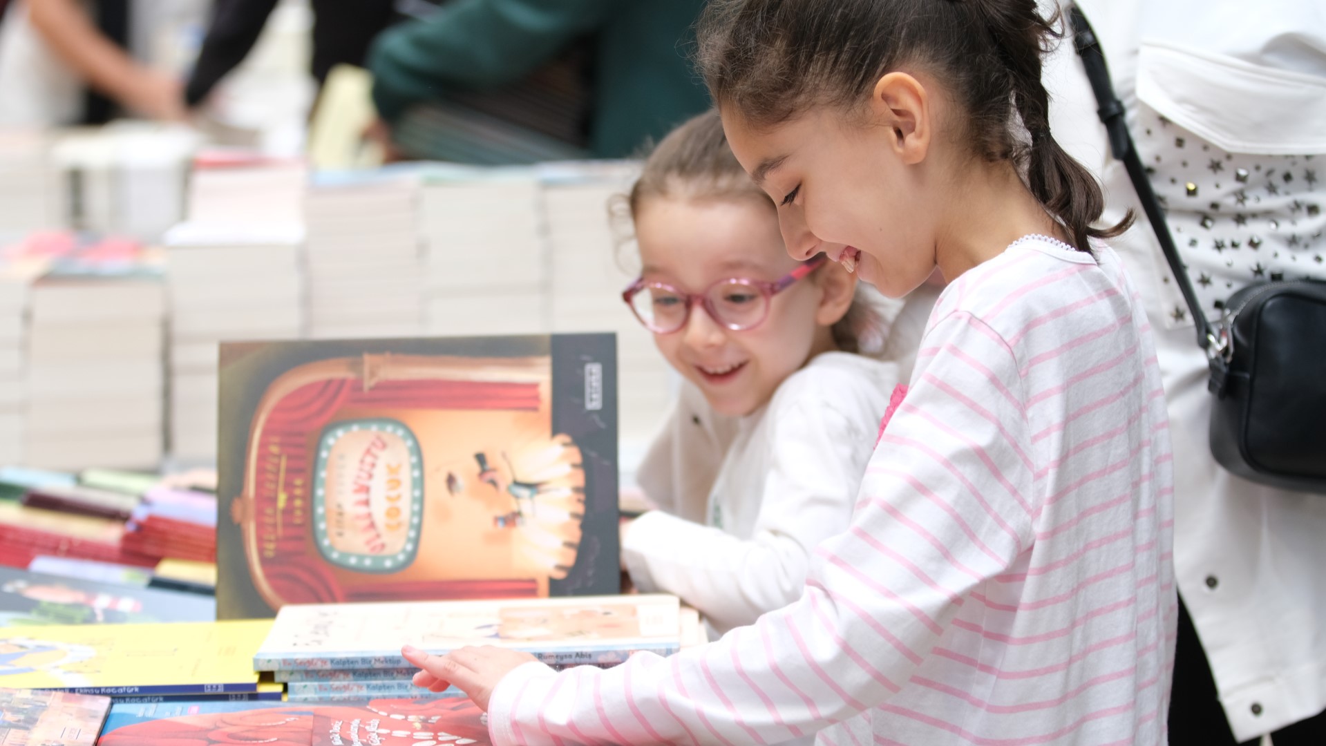 Kitap Fuarı'nda Çocukların Çizgi Roman Sevgisi (4) (Large)
