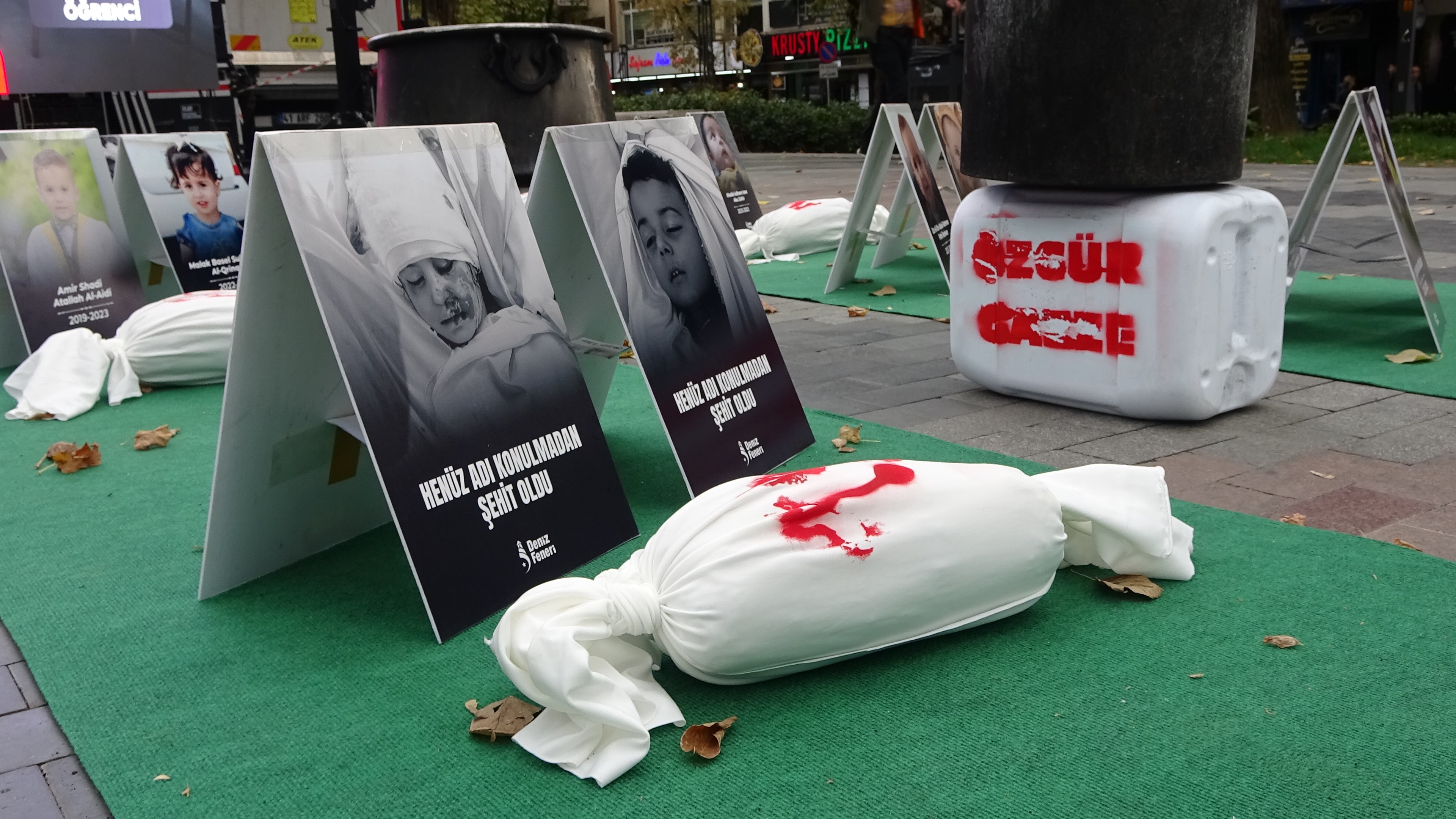 Kocaeli Izmit Gazze Sergisi Canli Baglanti.jpg