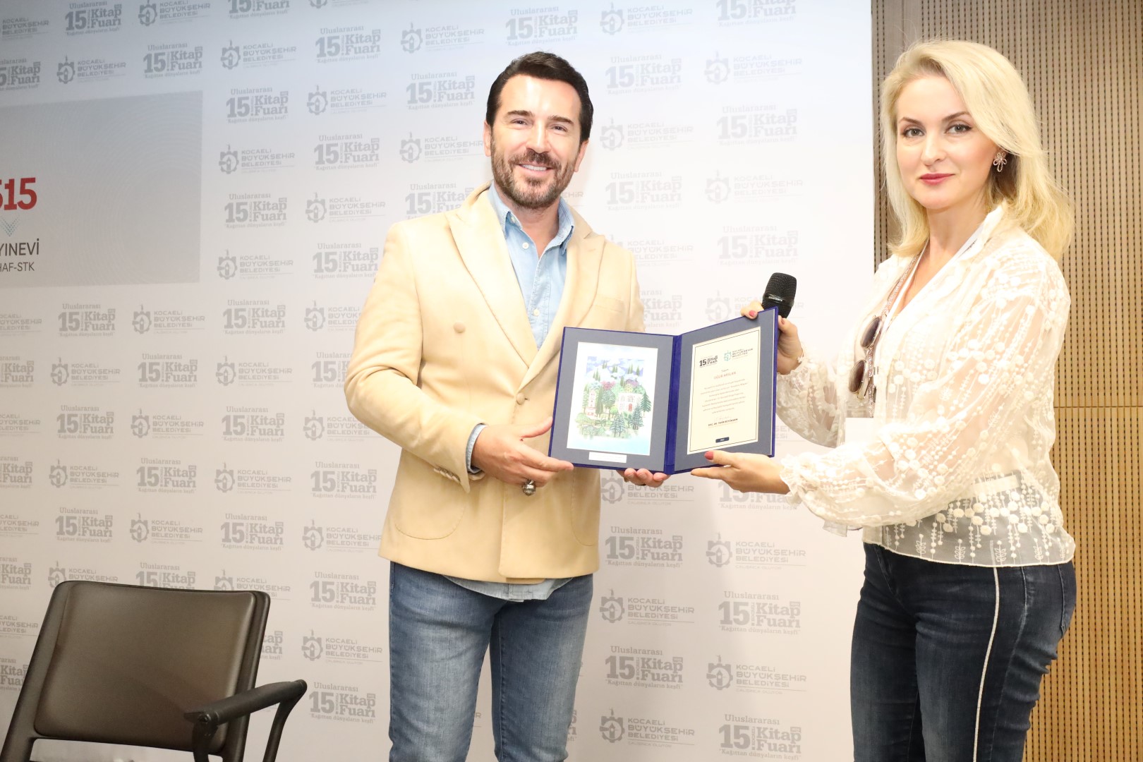 Şair Arslan, Sevilen Eserleriyle Kitap Fuarı'nda (5)