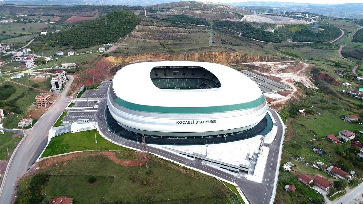 Turkiye Gurcistan Maci Kocaeli Stadyumu.jpg
