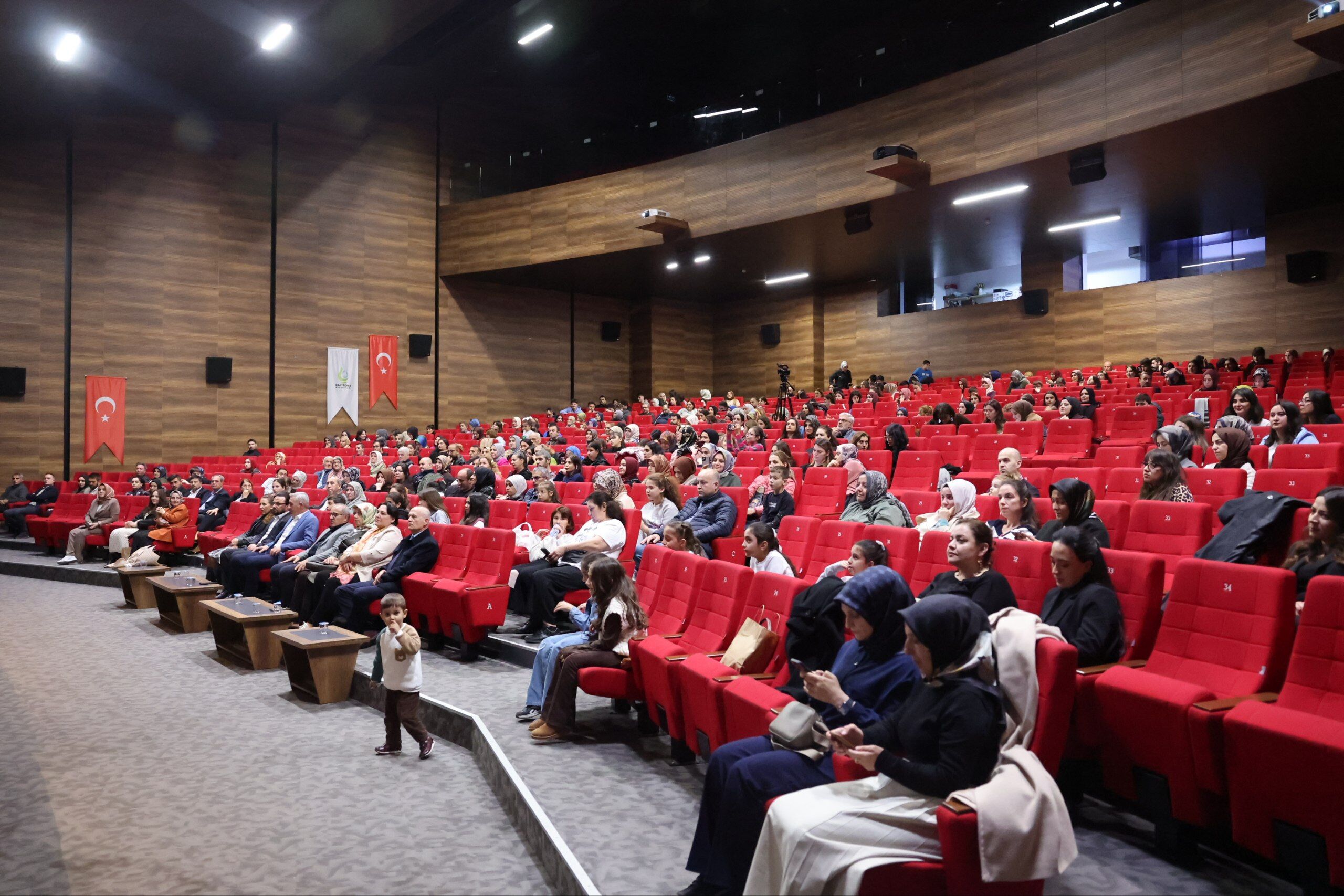 Öğretmenler Günü’ne özel konser: En sevilen şarkılar bu kez onlar için söylendi-2