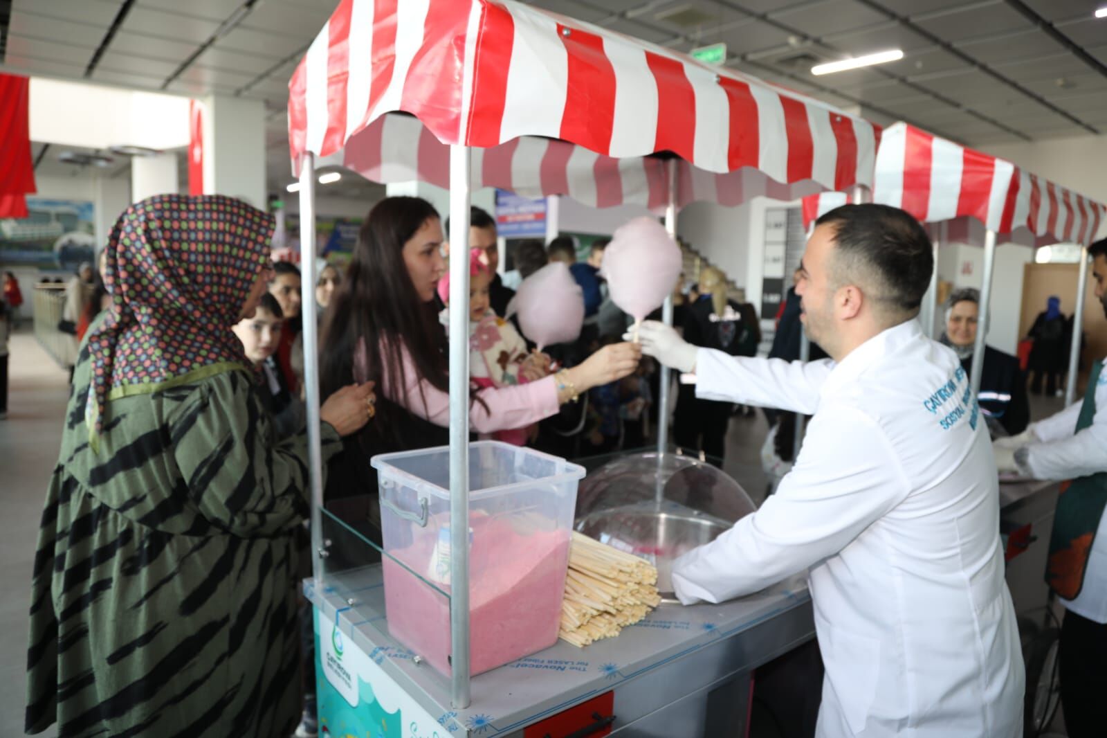 Çayırova’da tiyatroya yoğun ilgi: Binlerce çocuk ara tatilde sahneyle buluştu-3