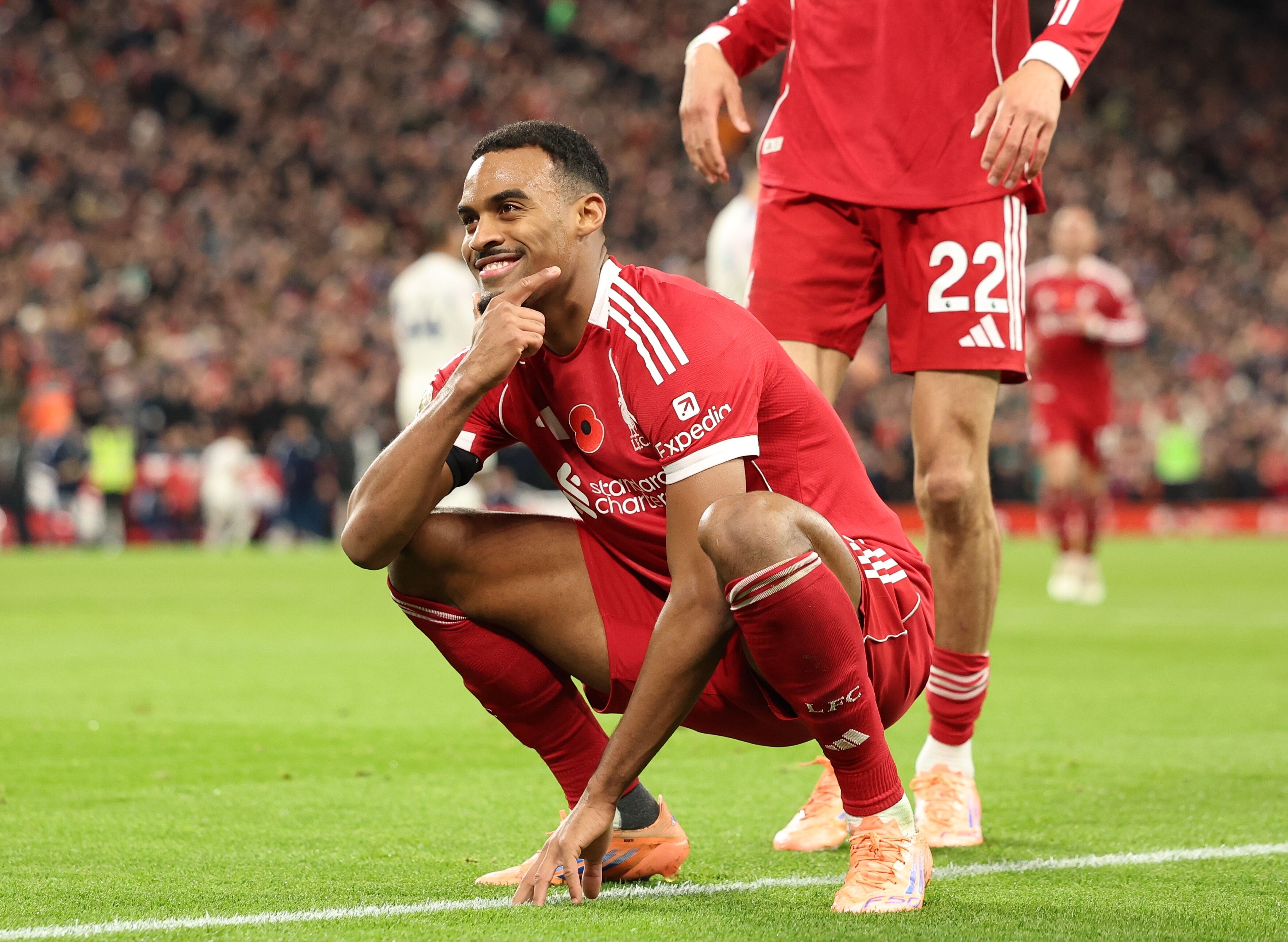 Liverpool kötü seriyi bitirdi, Salah tarihe geçti