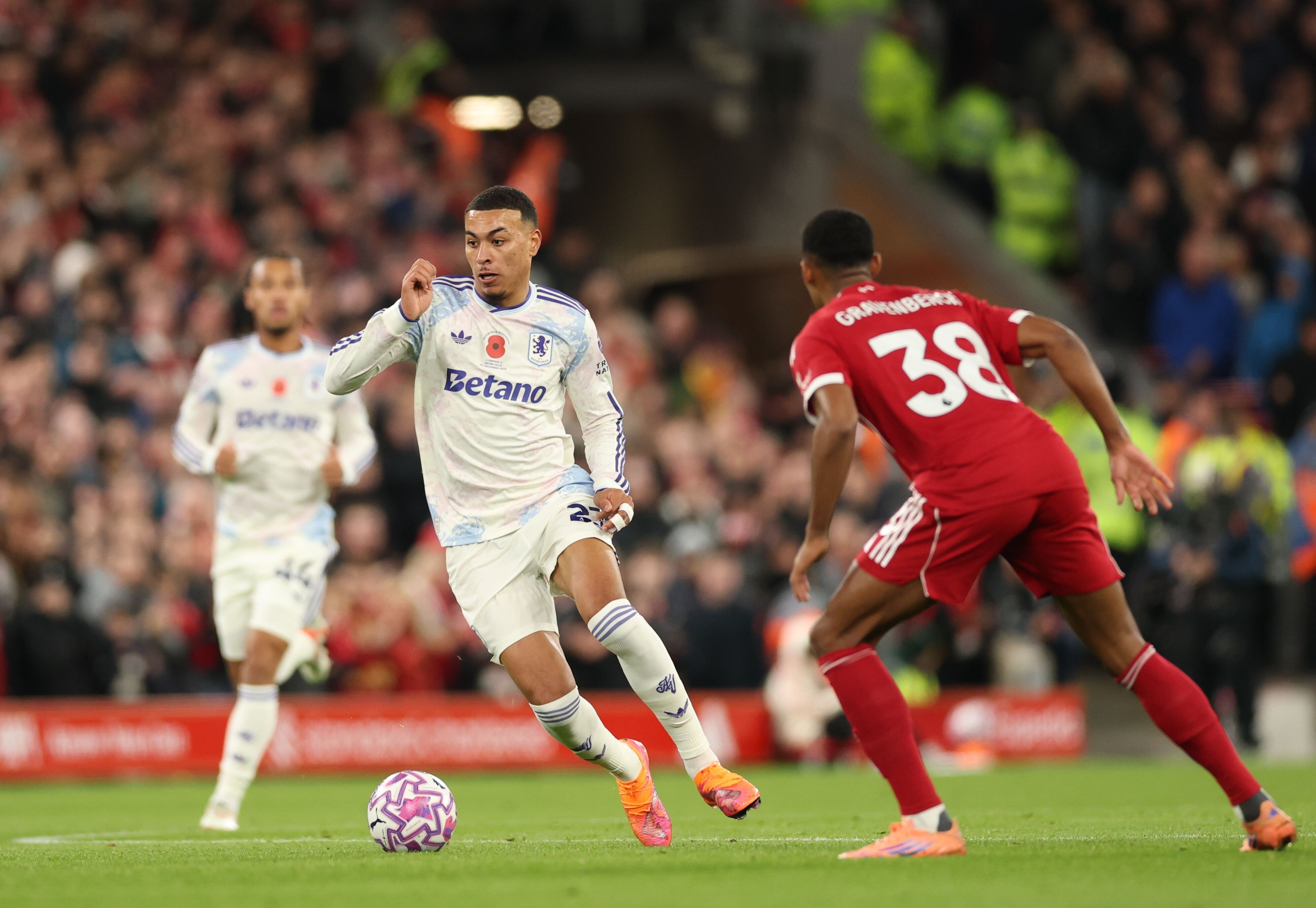 Liverpool kötü seriyi bitirdi, Salah tarihe geçti-2