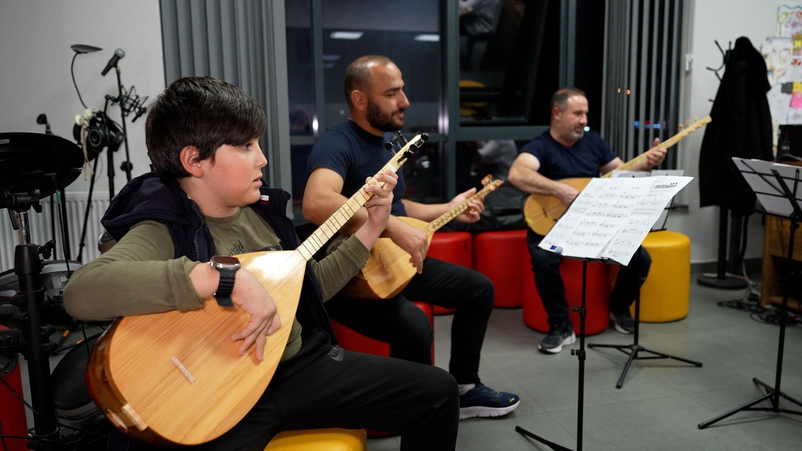 Başiskele’de Ücretsiz Bağlama Kursu Başladı Her Yaştan Katılımcıya Açık 4