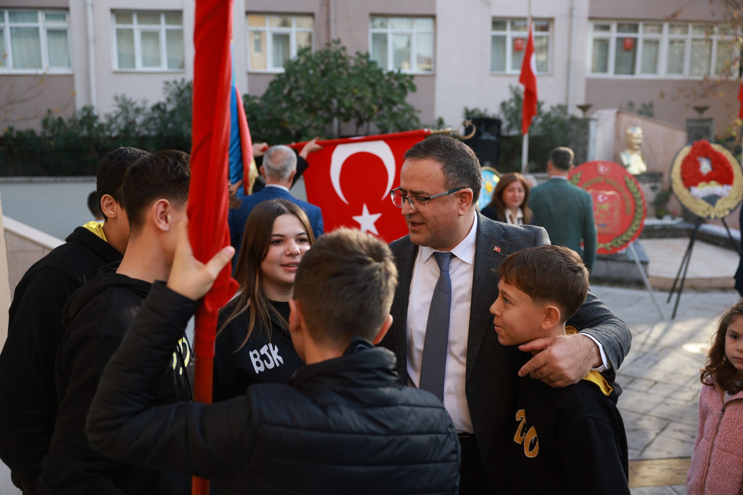Bayraklar yarıya indi, Derince’de öğrencilerden anlamlı 10 Kasım programı-4