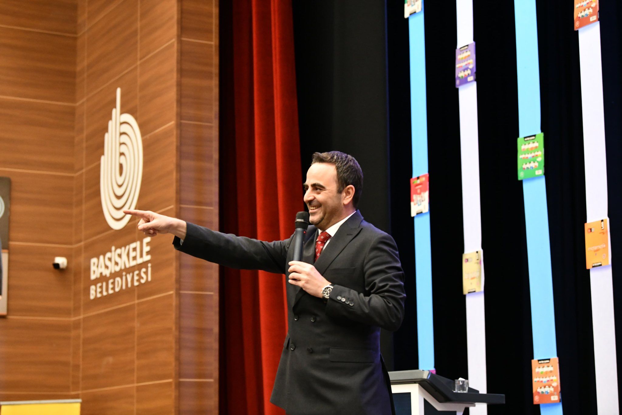Başiskele’de 1608 LGS öğrencisine destek: Soru bankası setleri hediye edildi-1