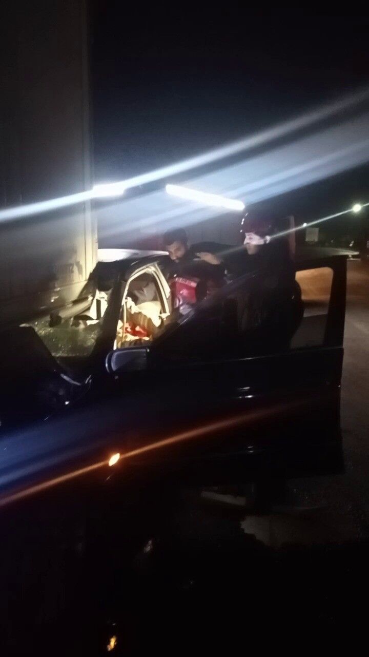 Bursa’da Otomobil Park Halindeki Tıra Arkadan Çarptı 1 Ağır Yaralı 2