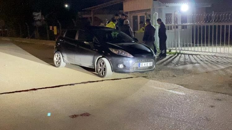 Çarpışmanın Etkisiyle Başını Kaldırıma Vurdu, Ağır Yaralandı 2