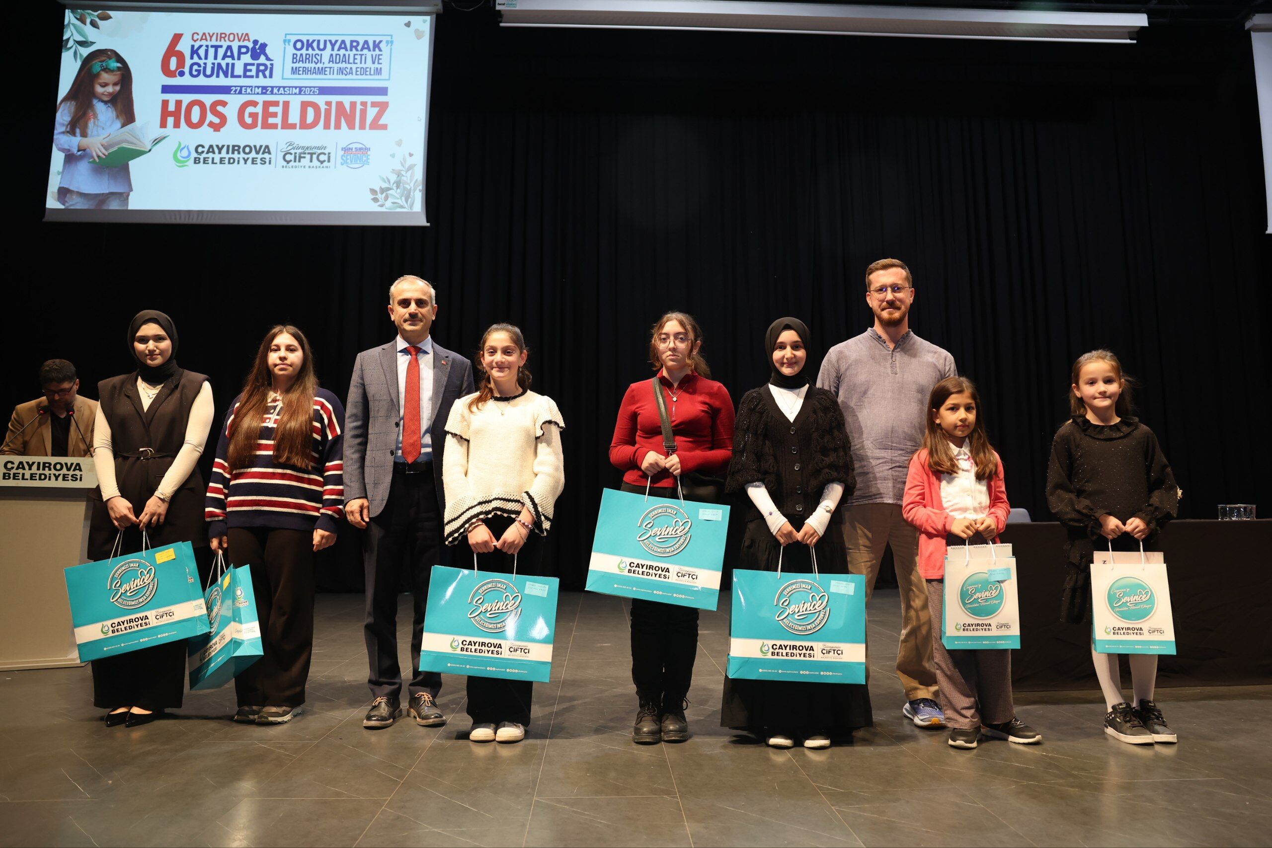 Çayırova’da Kitap Günleri Coşkusu Sertaç Abi Çocuklarla Bir Araya Geldi 4