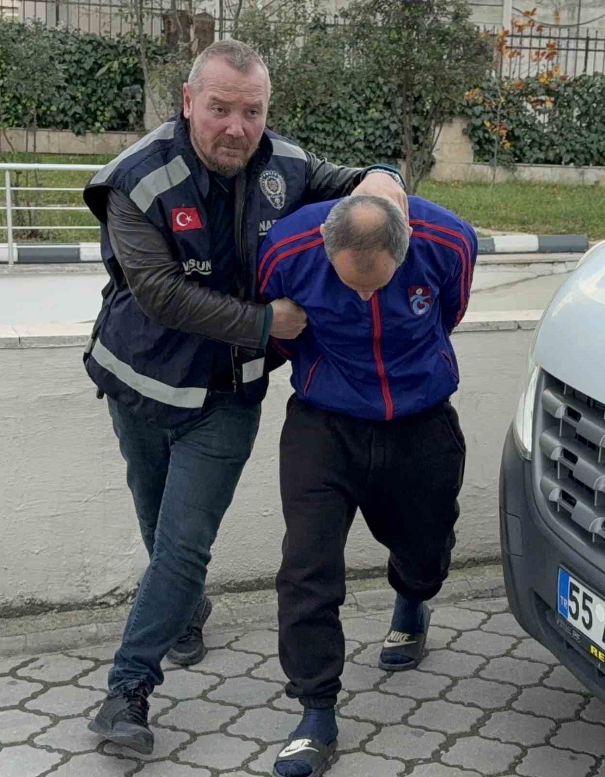 Evinde Bonzai Ele Geçirilen Şahıs Adliyeye Sevk Edildi 2