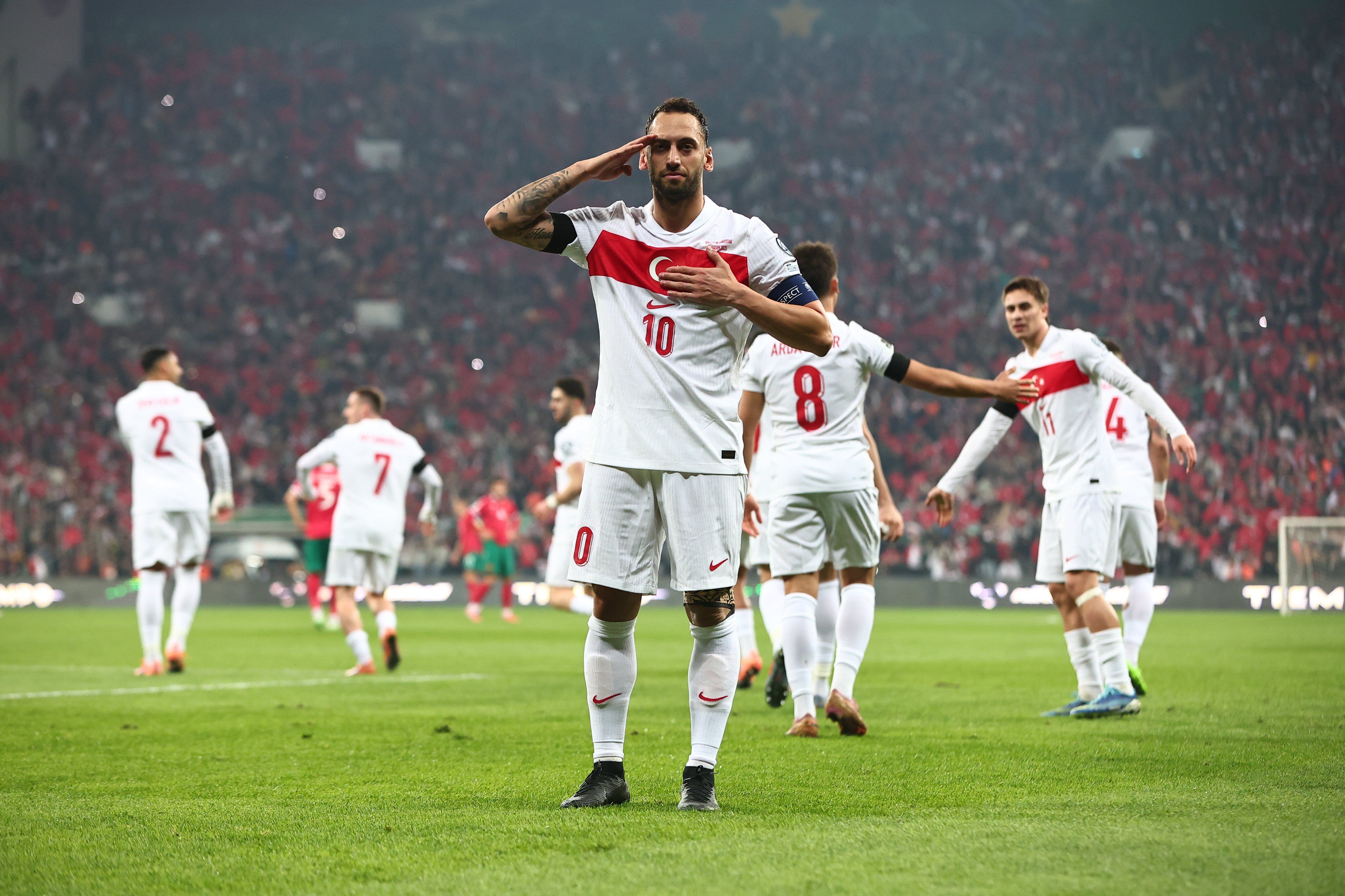 Hakan Calhanoglu Kadro Disi Ispanya Turkiye Maci