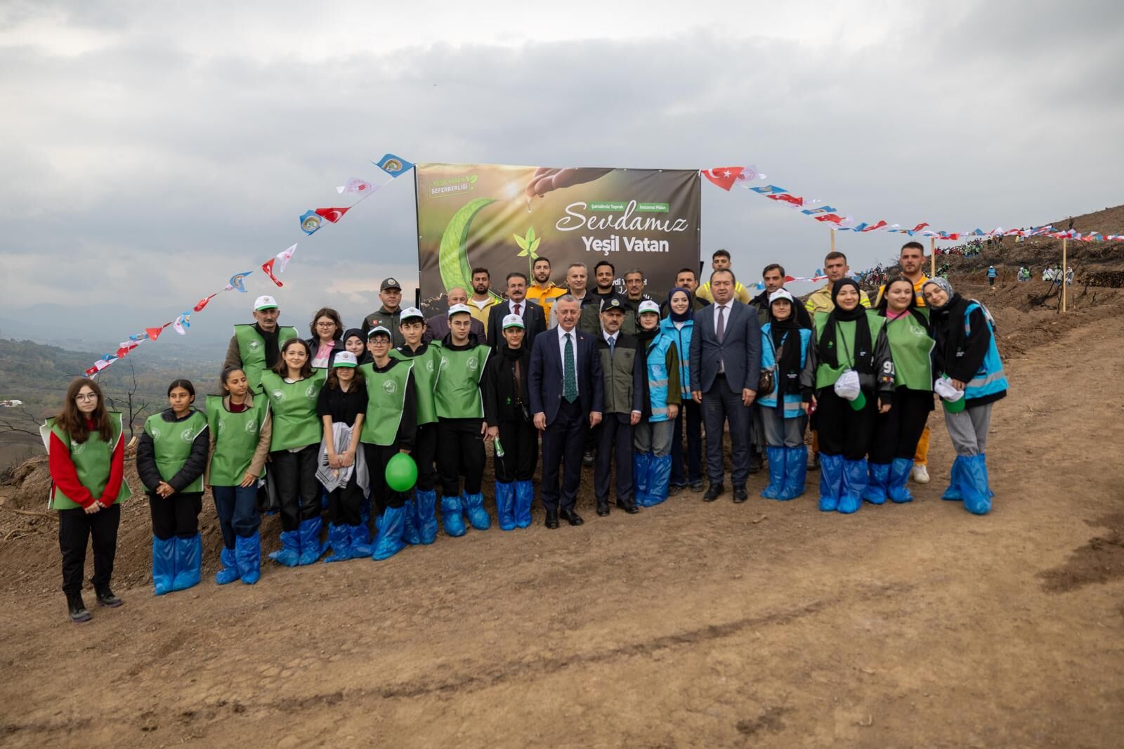 Karamürsel'de Yanan Bölge 3 Bin Fidanla Yeniden Yeşerecek (10)