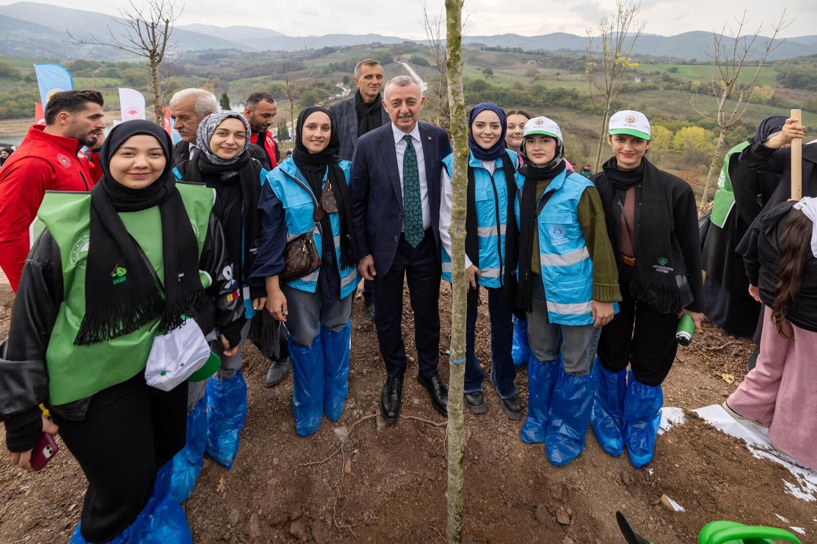 Karamürsel'de Yanan Bölge 3 Bin Fidanla Yeniden Yeşerecek (6)