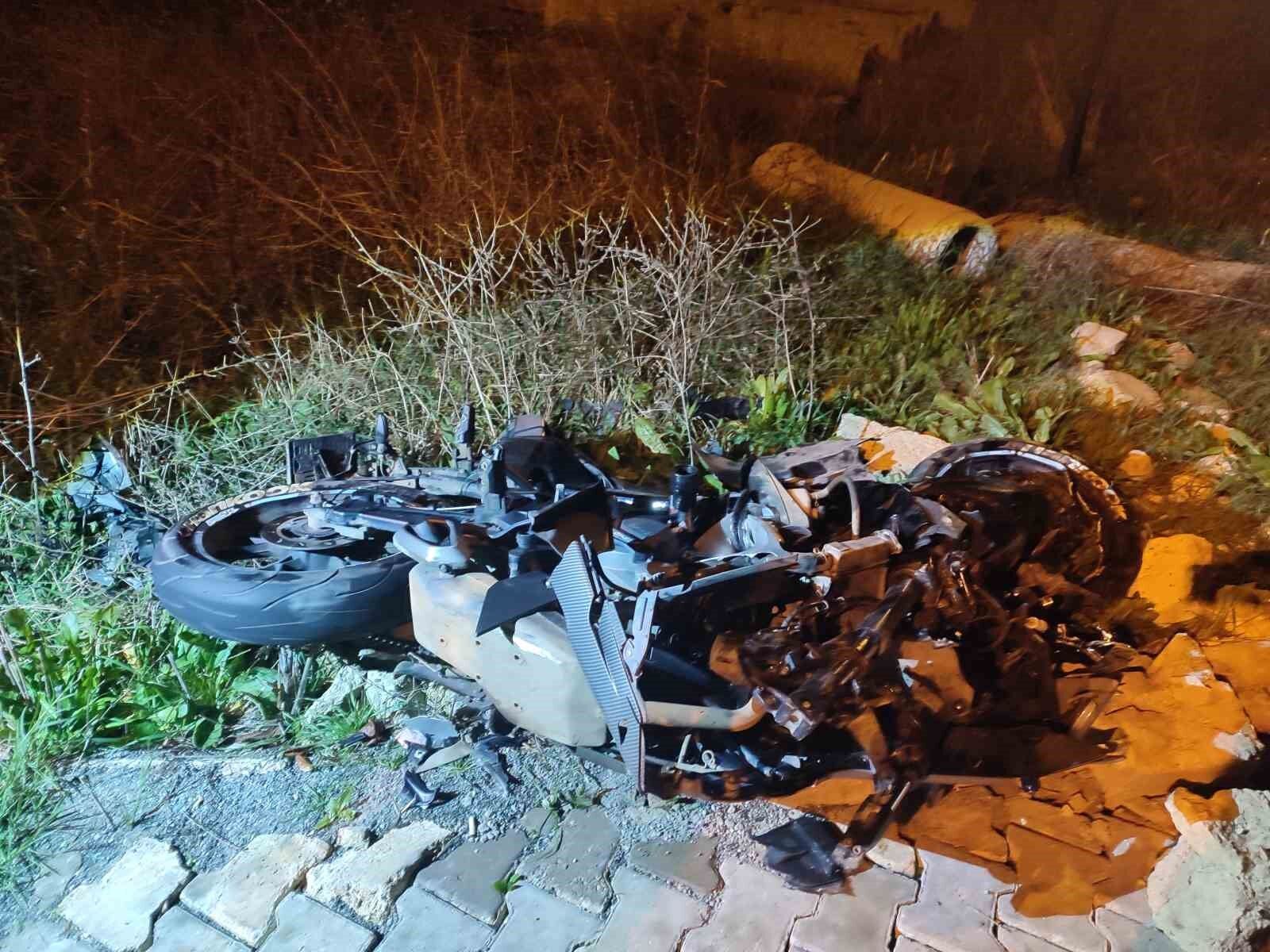 Keşan’da Otomobil Ile Çarpışan Motosiklet Sürücüsü Ağır Yaralandı 2