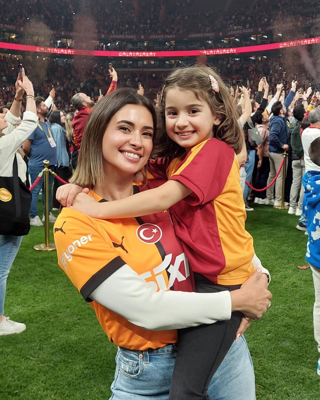 Naz, Dedesiyle Ilk Kez Bu Sahaya 2018 Yılında Çıktığında Henüz 40 Günlük Bir Bebekti. Nil Ve Yam