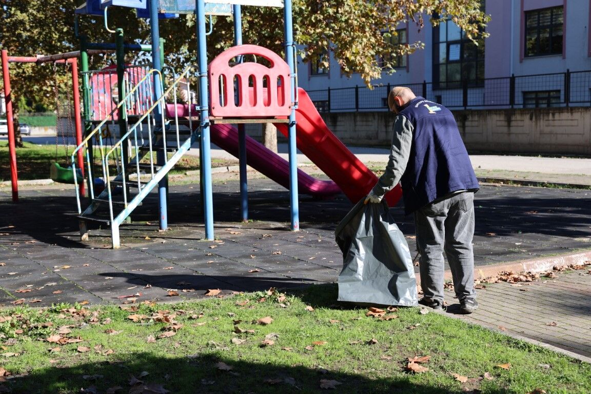 Daha yeşil ve estetik bir ilçe için Kartepe’de parklar elden geçiriliyor-2