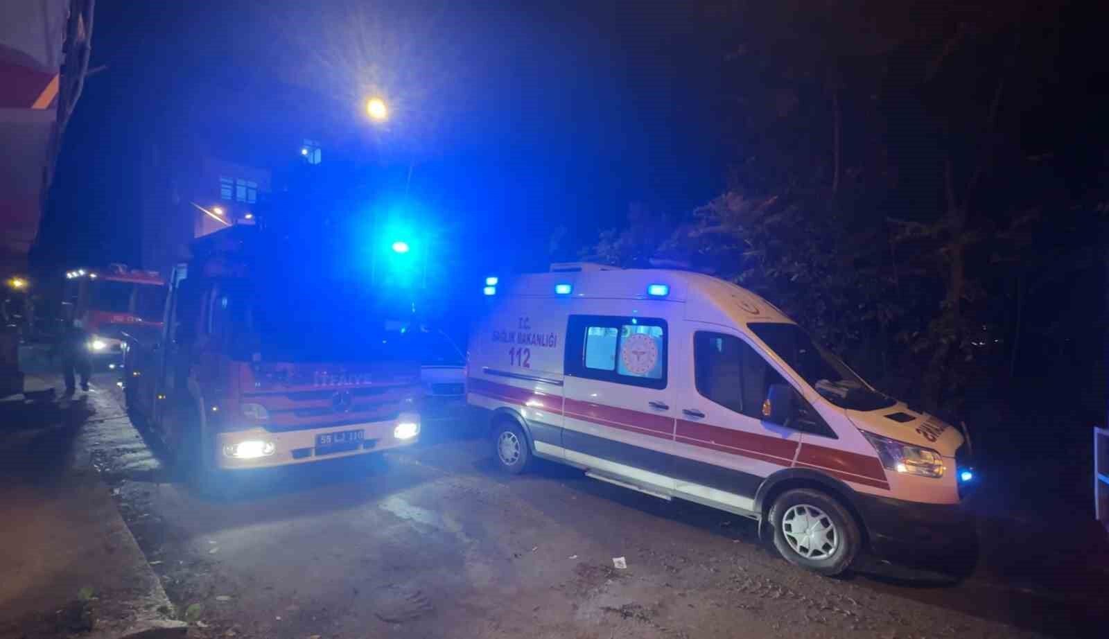 Samsun’da Soba Parladı 2 Kişi Dumandan Etkilendi, Küçük Kız Kedisi Için Gözyaşı Döktü 2