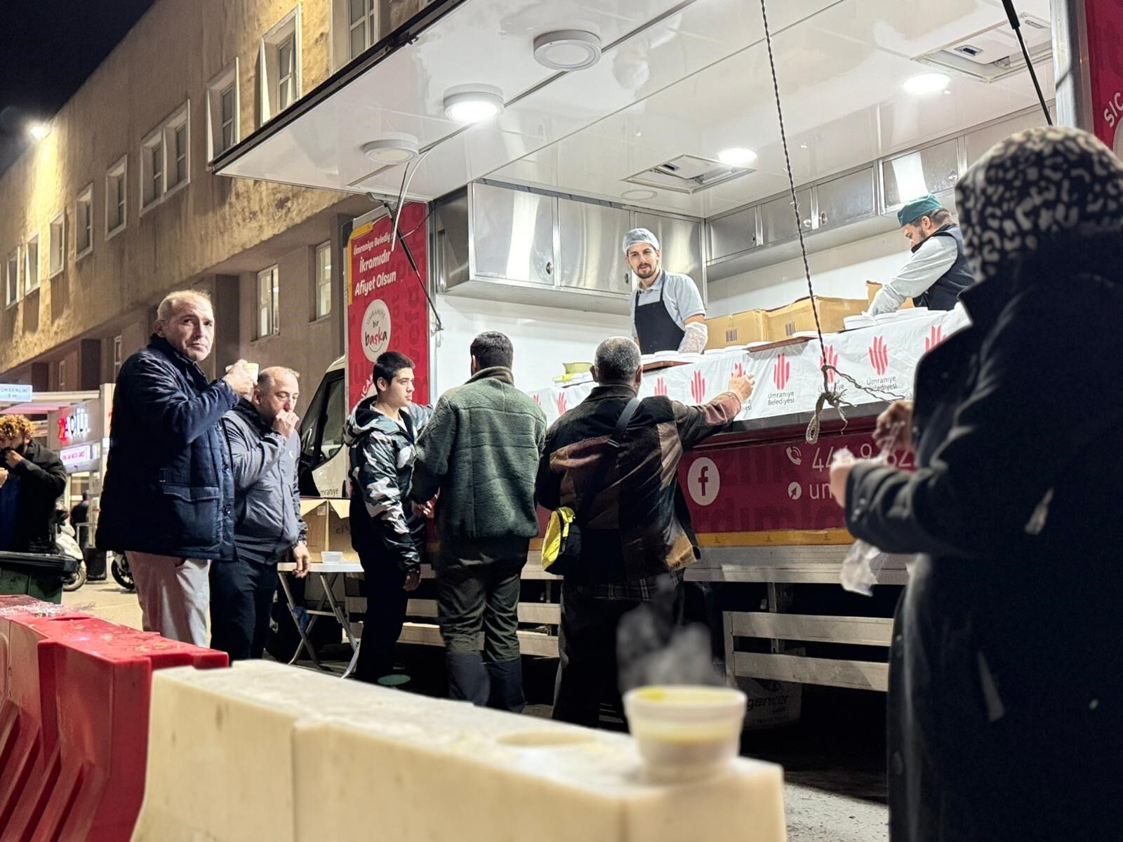 Ümraniye'de Her Gün Binlerce Kişiye Sıcak Çorba Ikramı 2