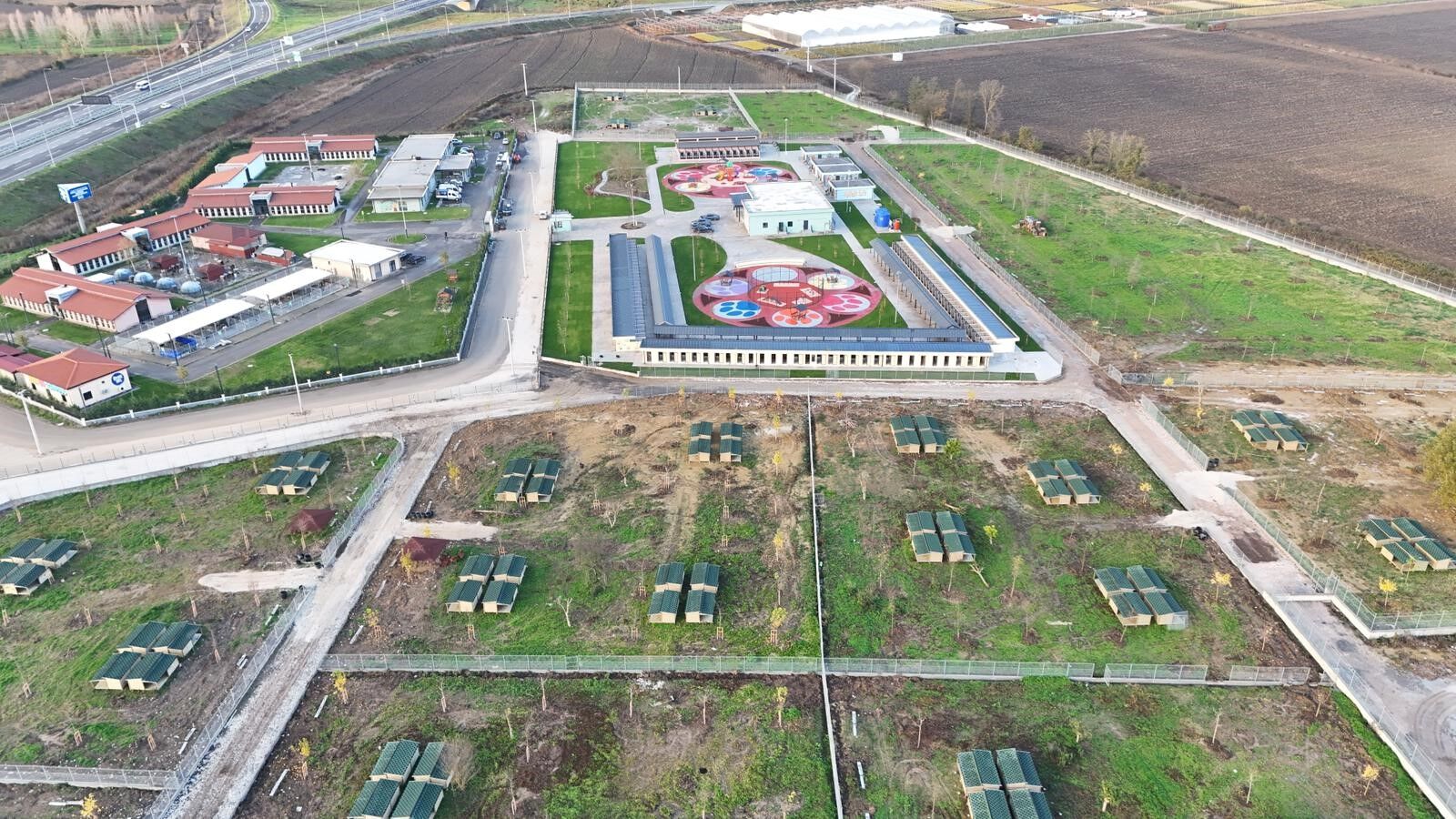 Sakarya’dan Türkiye’ye Örnek Adım 10 Bin Kapasiteli Sokak Hayvanları Kampüsü Açıldı-2