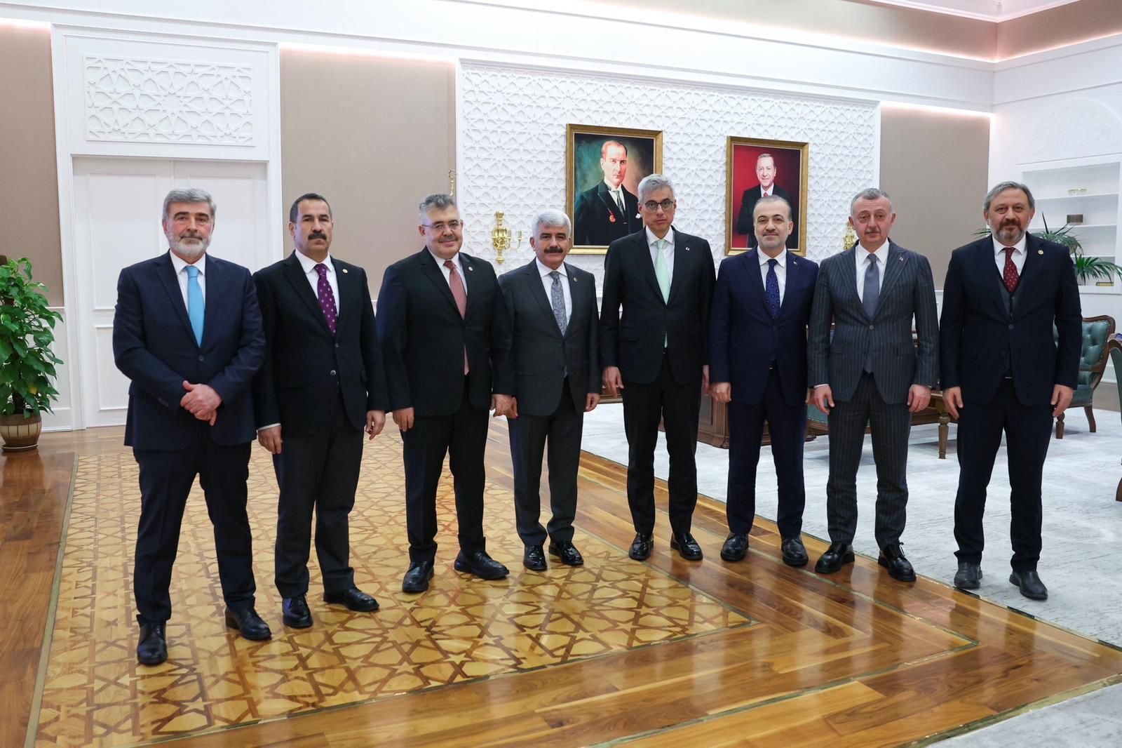 Ak Parti Kocaeliden Ankarada Yogun Mesai Bakanlarla Masaya