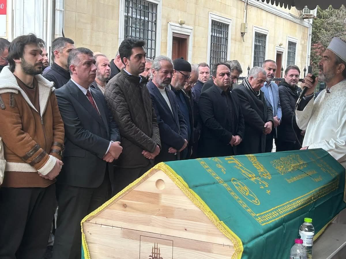 Aziz Şayan Toprağa Verildi