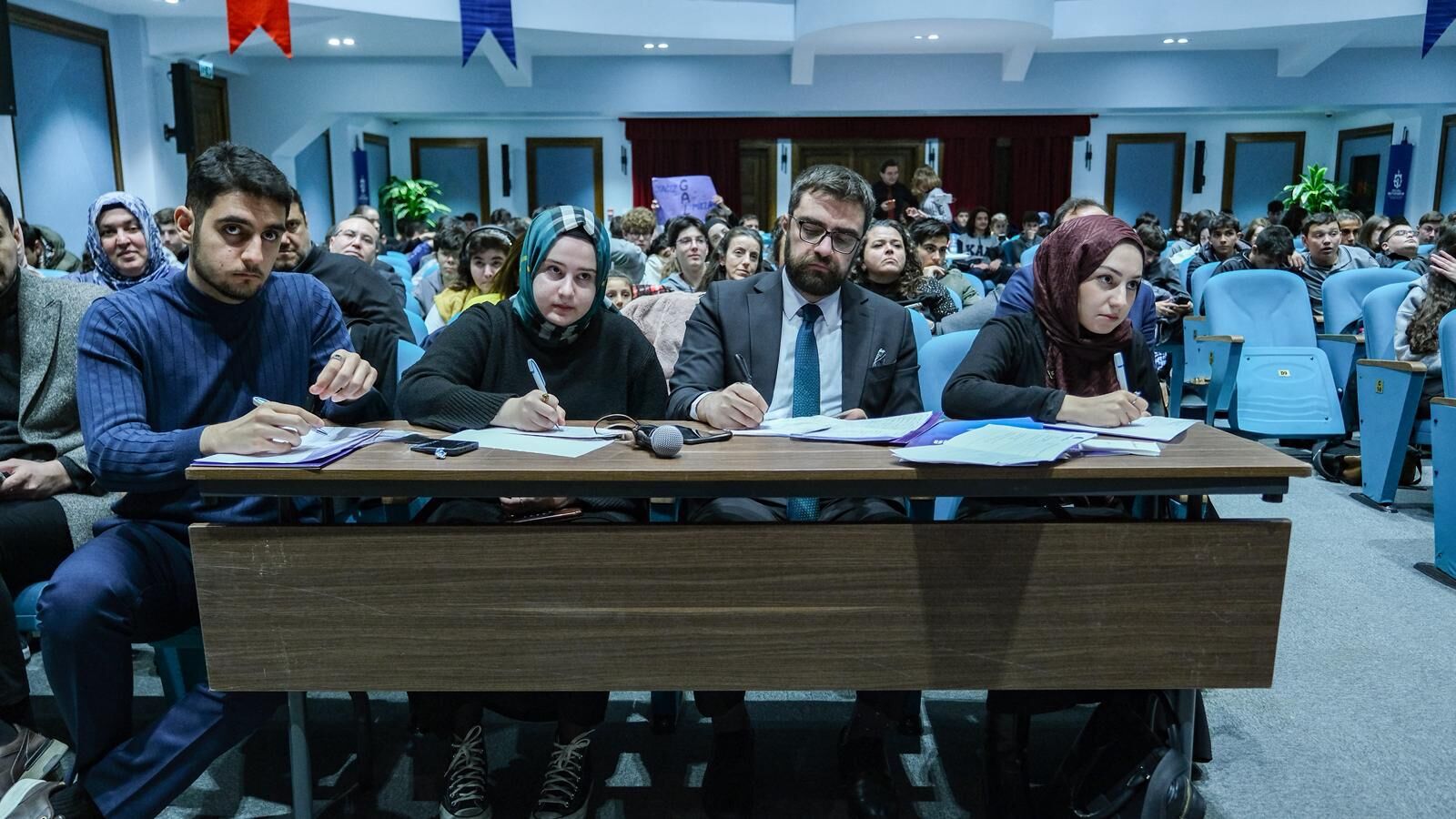 Gençler kürsüde buluştu: Kocaeli’de liseliler arasında nefes kesen münazara-3