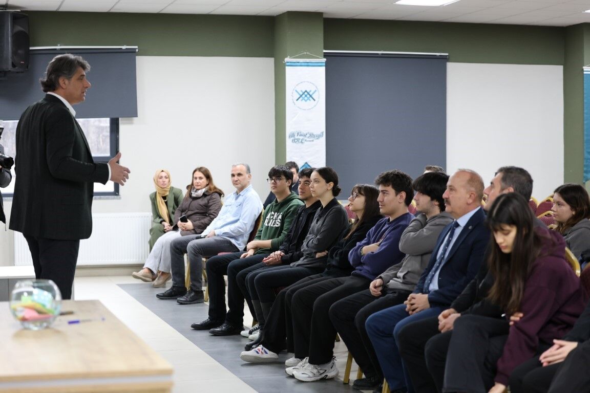 Kartepe’de gençlerle samimi buluşma: Başkan Kocaman öğrencilerle bir araya geldi-kocaelitv-3