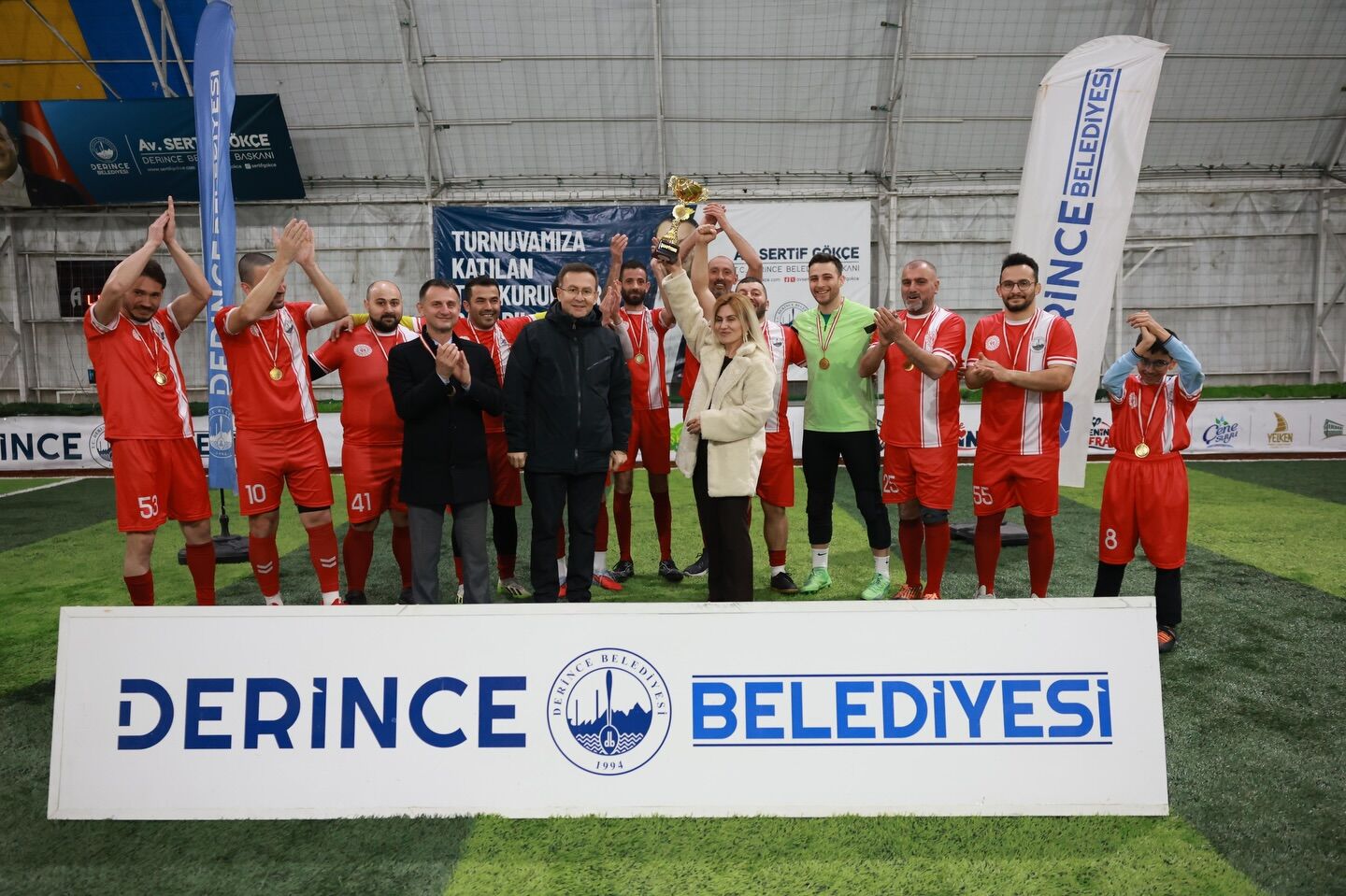 Derince’de nefes kesen turnuva sona erdi: Kupa törenine yoğun ilgi-2