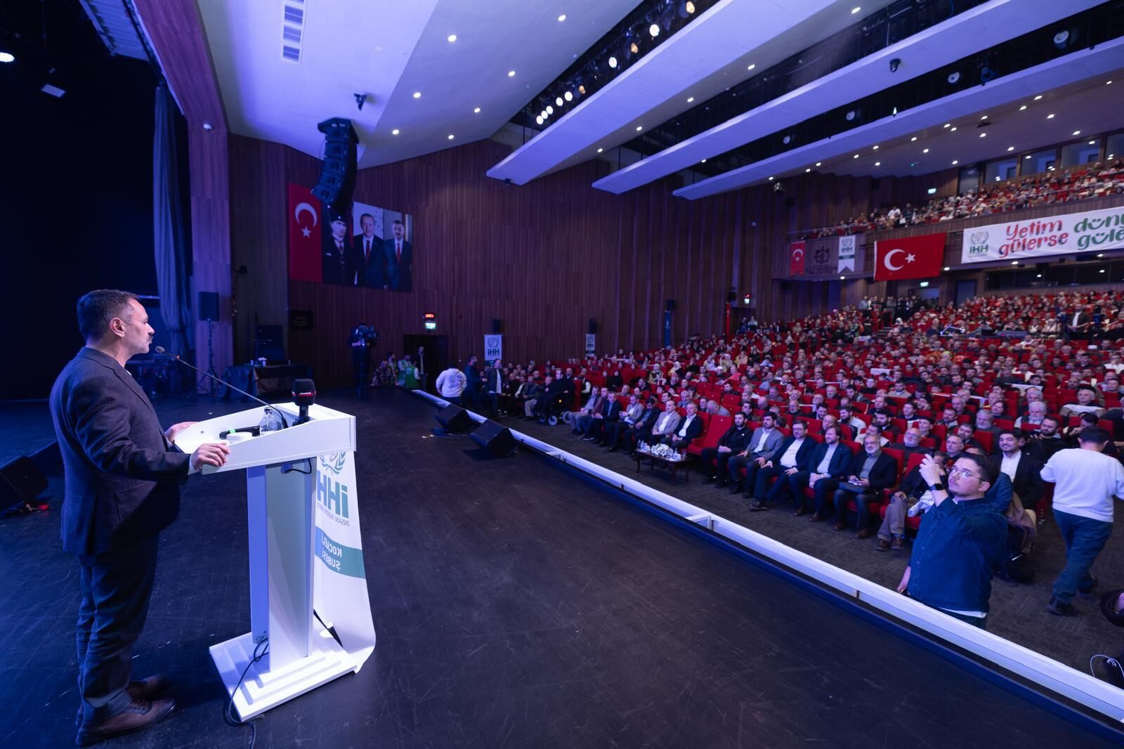 Kocaeli’de 13. Yetim Dayanışma Gecesi Vali Aktaş’ın Katılımıyla Yapıldı-kocaelitv-1