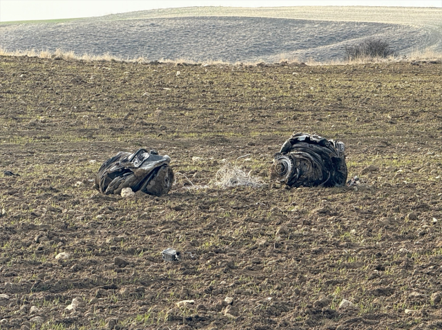 Iste Ankara Da Dusen Jetin Pilotu Ile Kule 19388166 4570 M