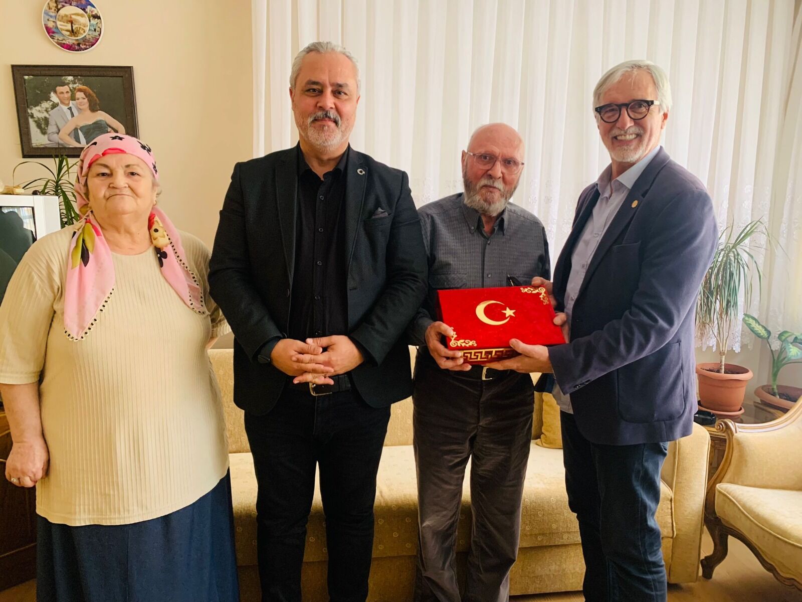 İzmit Belediyesinden Derince’de Kıbrıs Gazilerine Anlamlı Ziyaret (1)-1